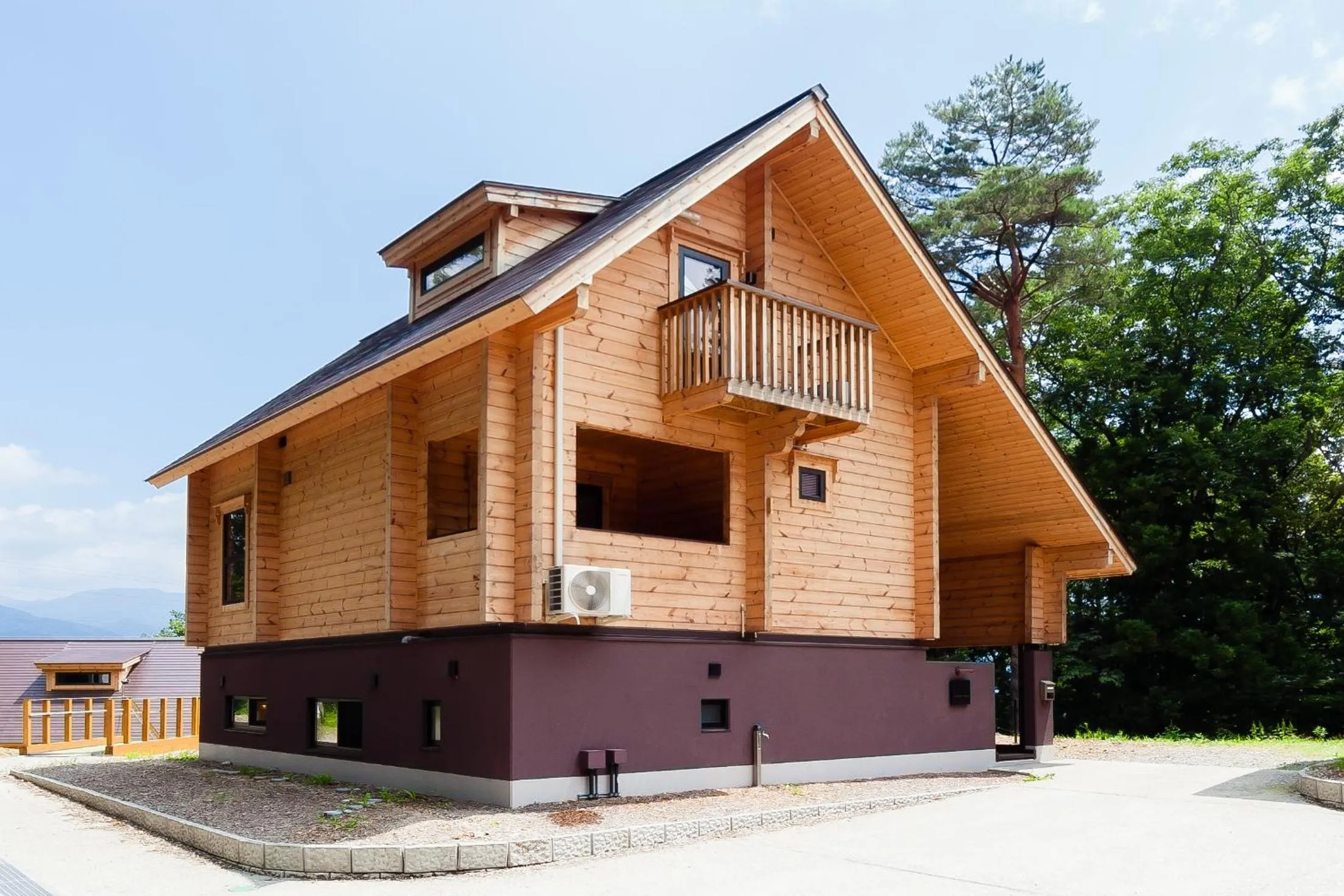 Property building in Wadano Woods by HHG