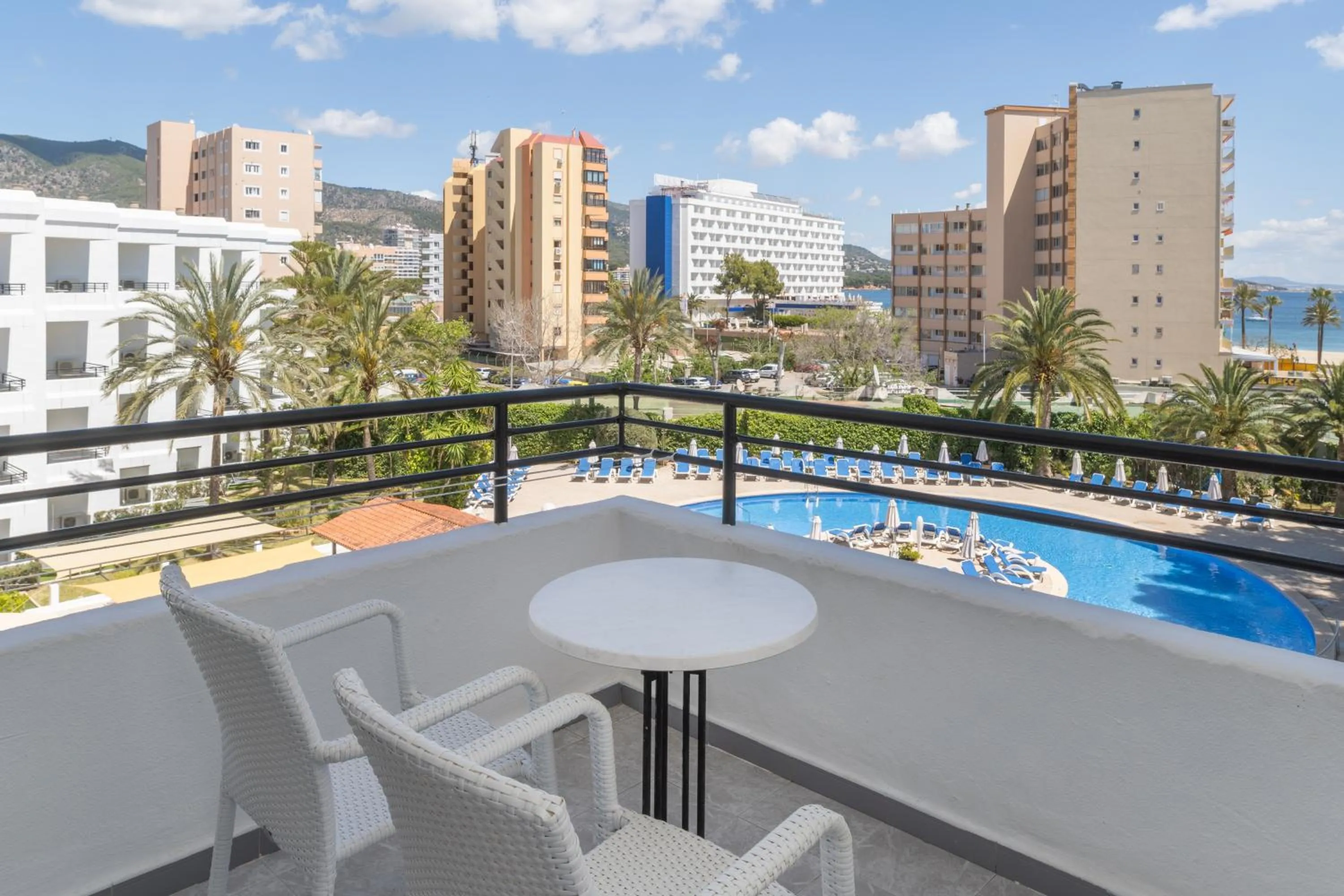 Day in Sol Lunamar Palmanova Apartamentos - Adults Only