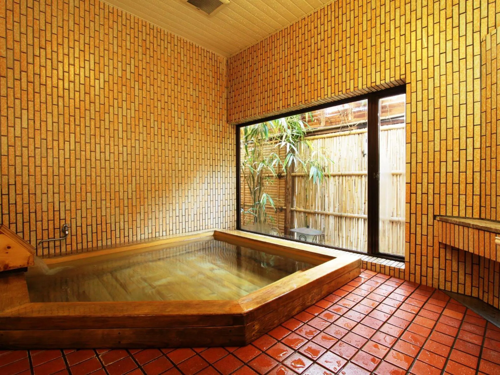 Public Bath in Ena Totaro