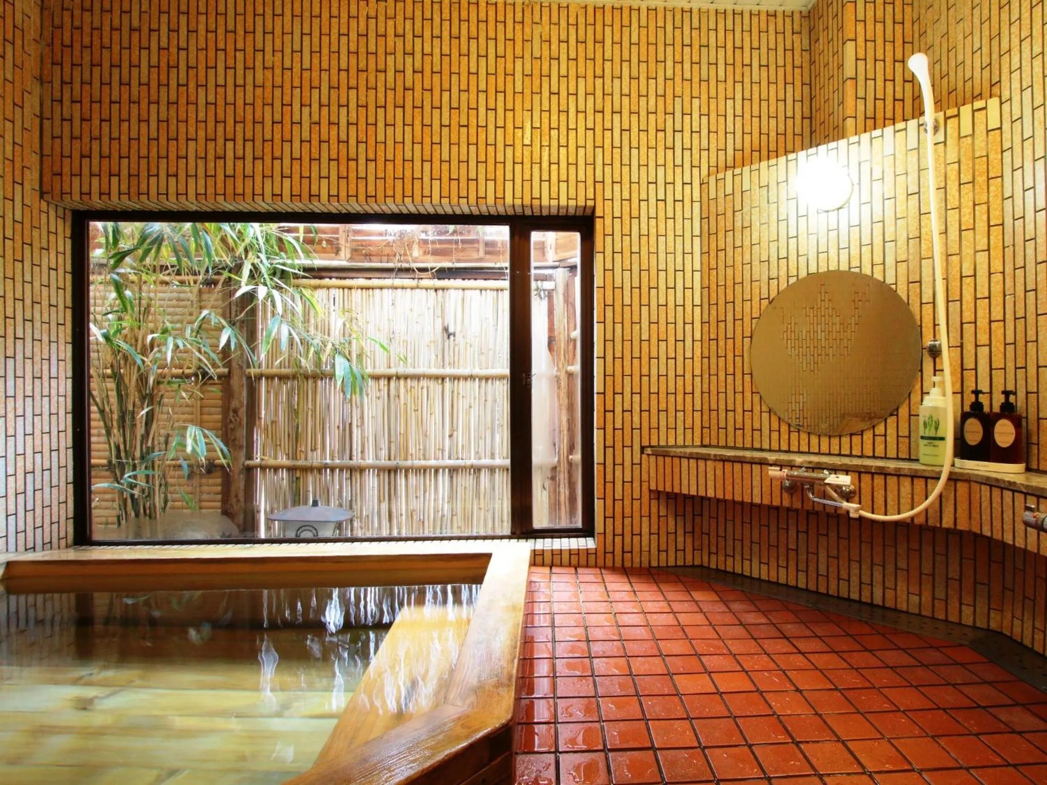 Bathroom in Ena Totaro