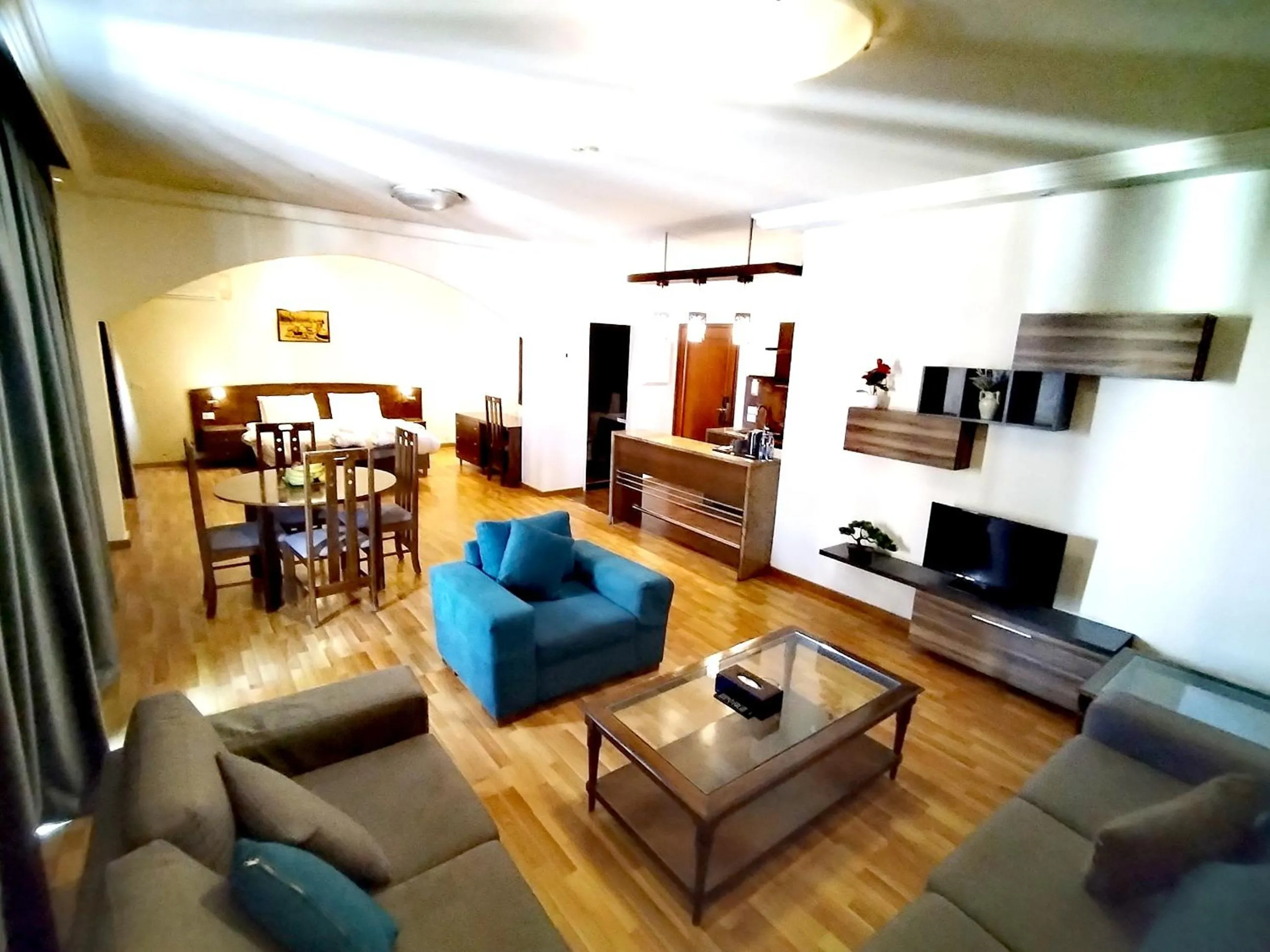White House Suites