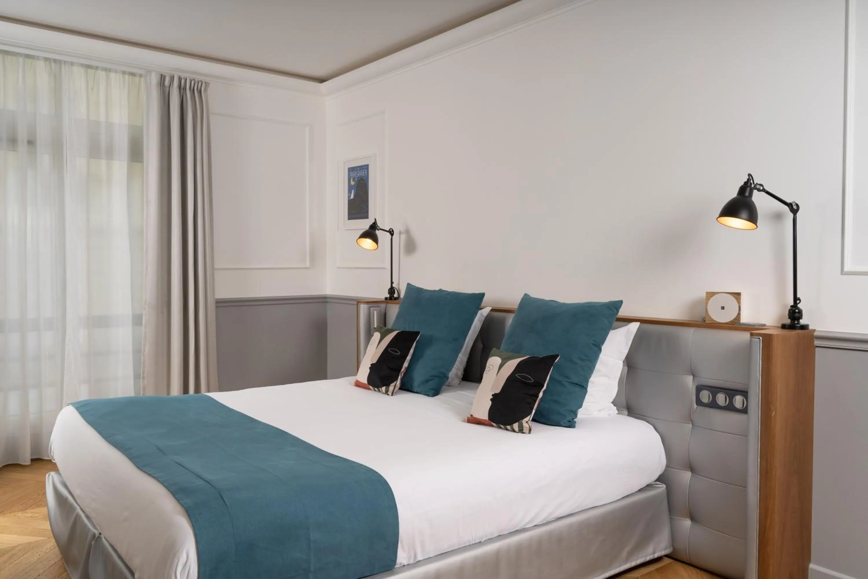 Bed in Hotel Petit Lafayette