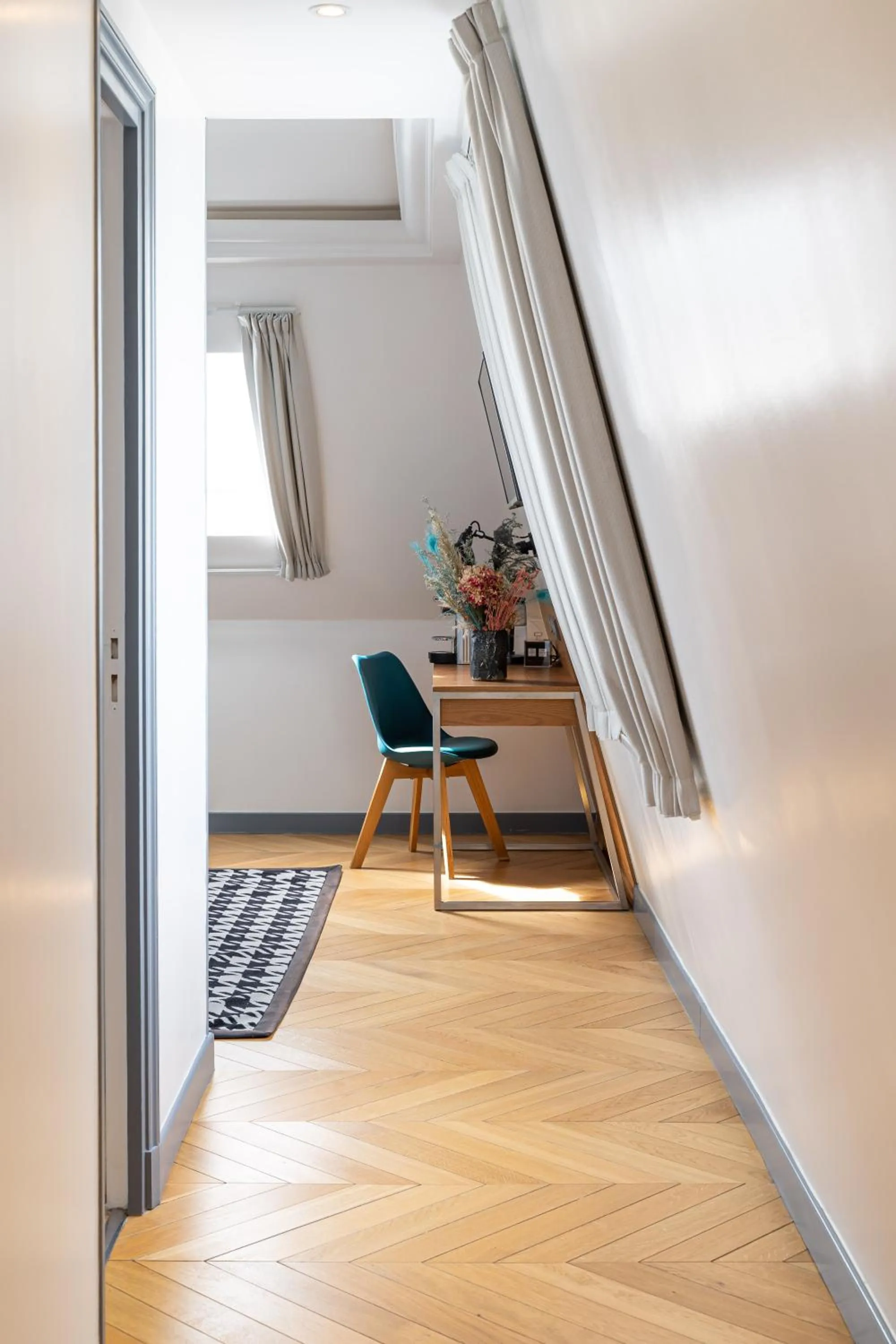 Seating area in Hotel Petit Lafayette
