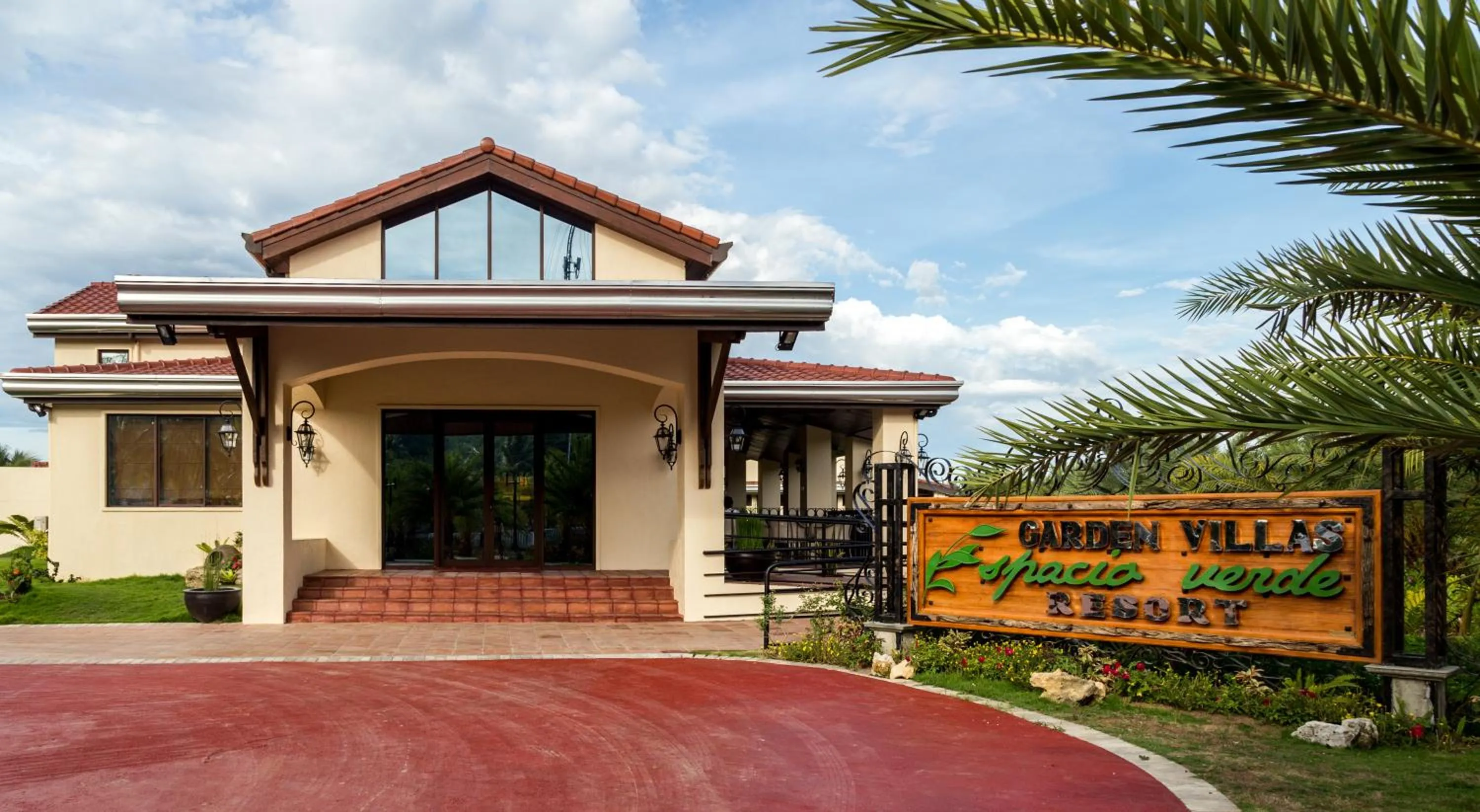 Facade/entrance in Espacio Verde Resort