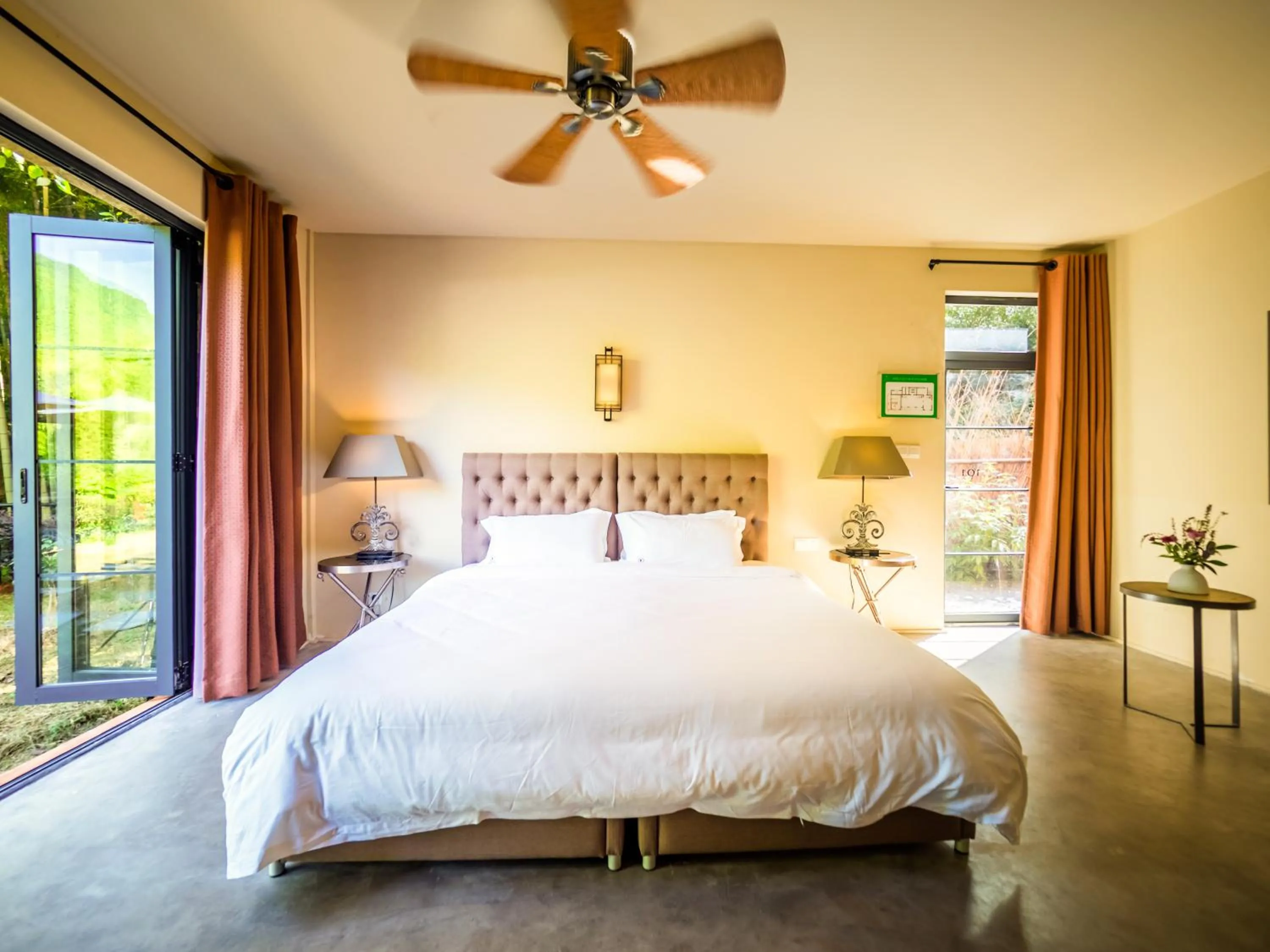 Bed in Moganshan Arcadia Resorts