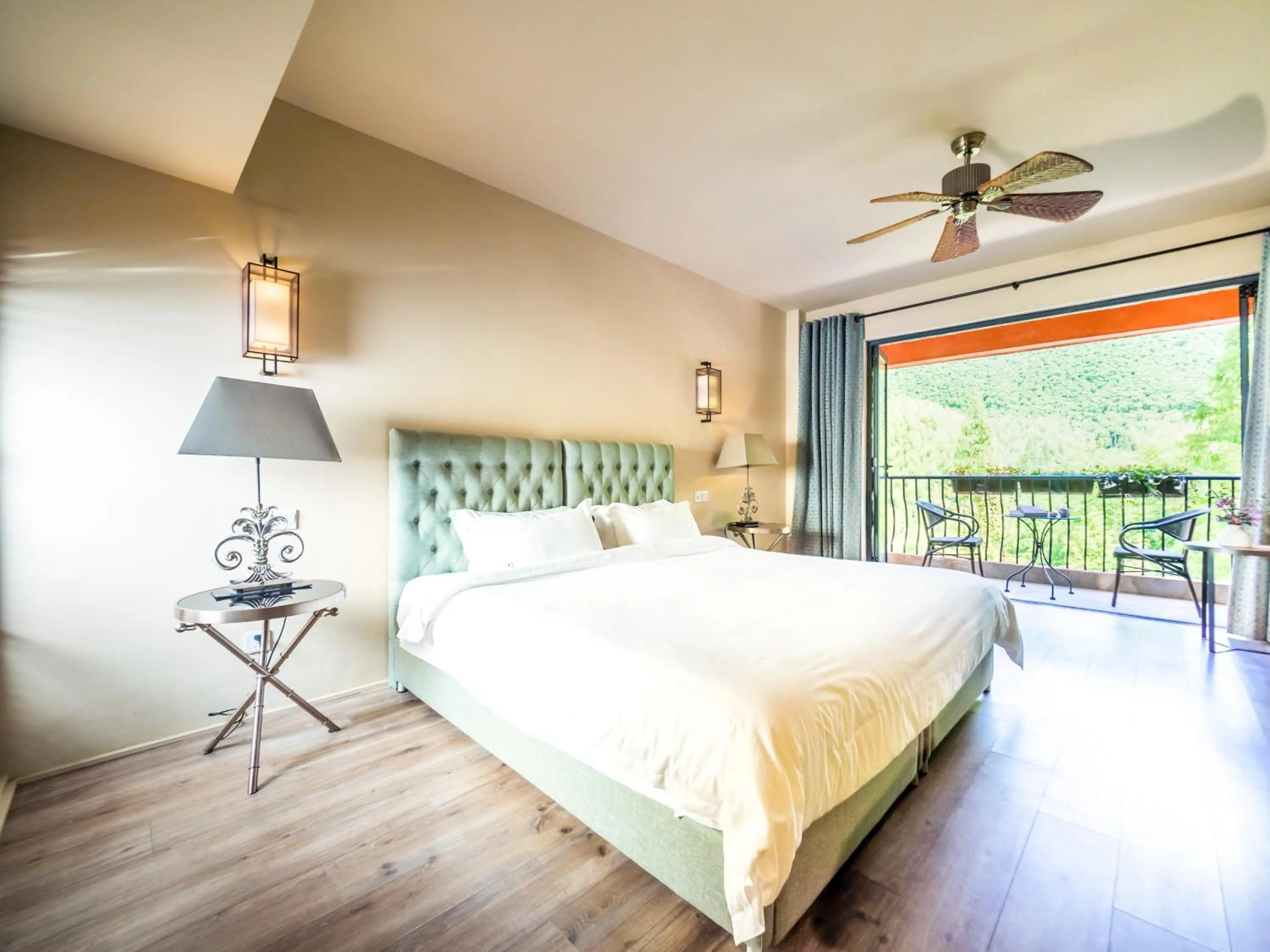 Bed in Moganshan Arcadia Resorts