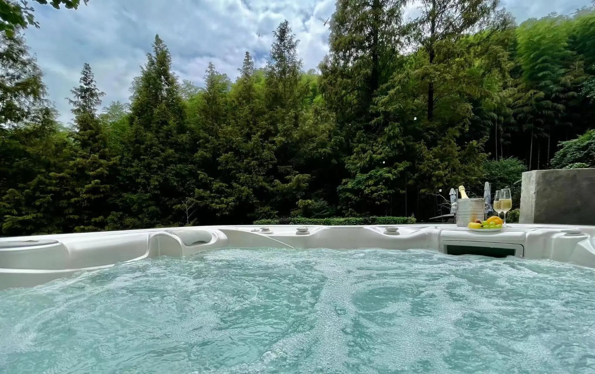 Hot Tub in Moganshan Arcadia Resorts