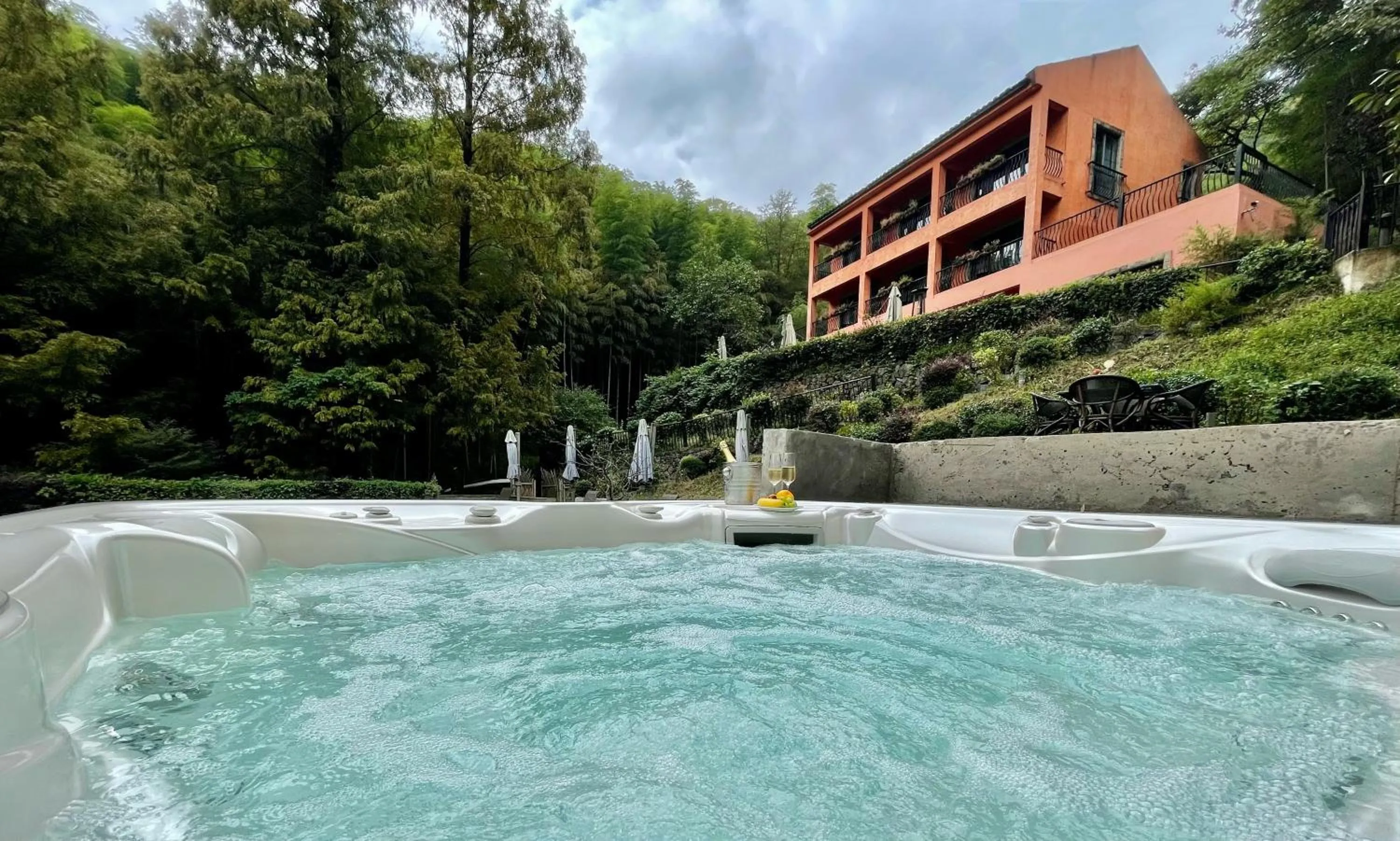 Hot Tub in Moganshan Arcadia Resorts
