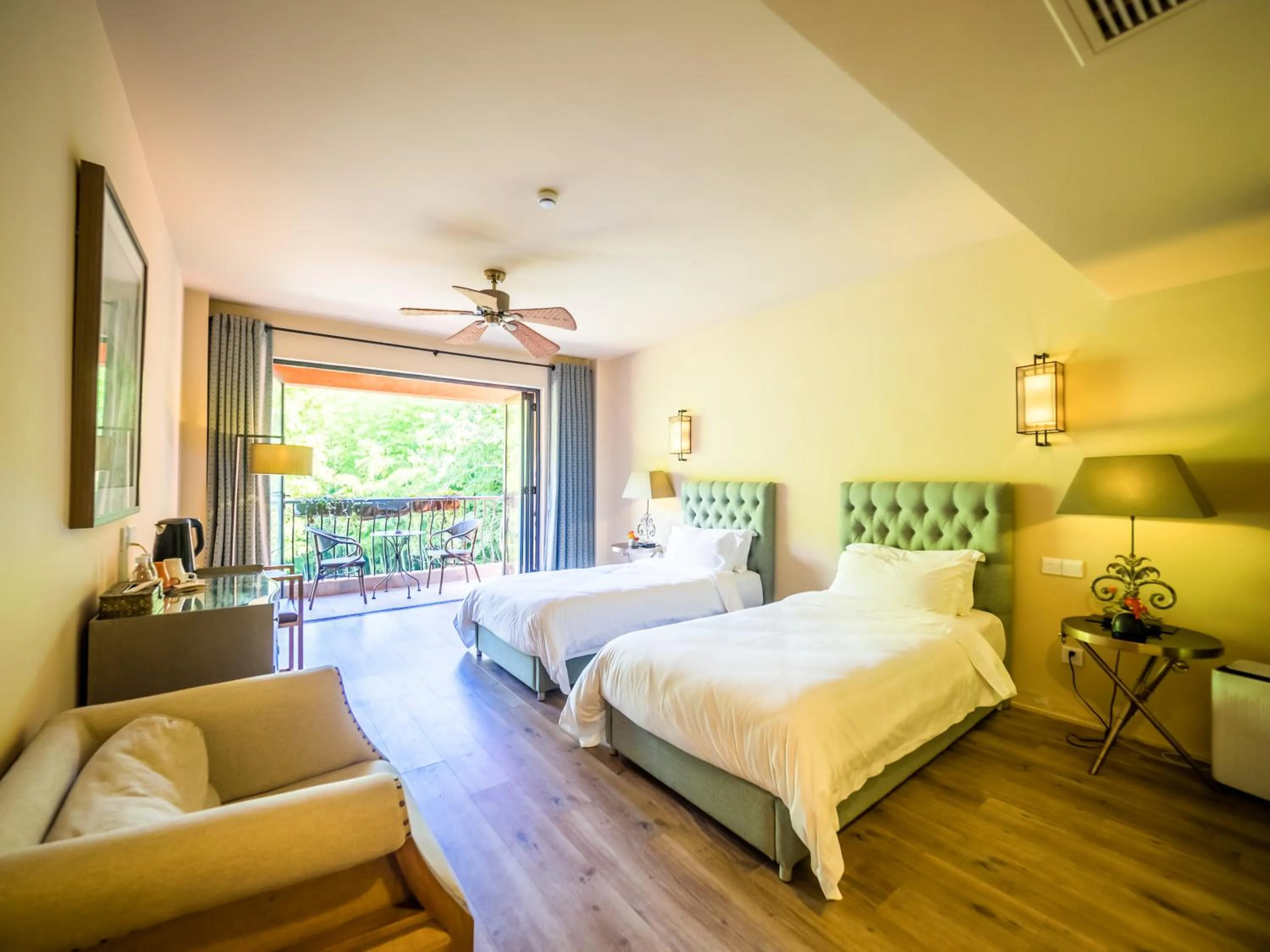 Bed in Moganshan Arcadia Resorts