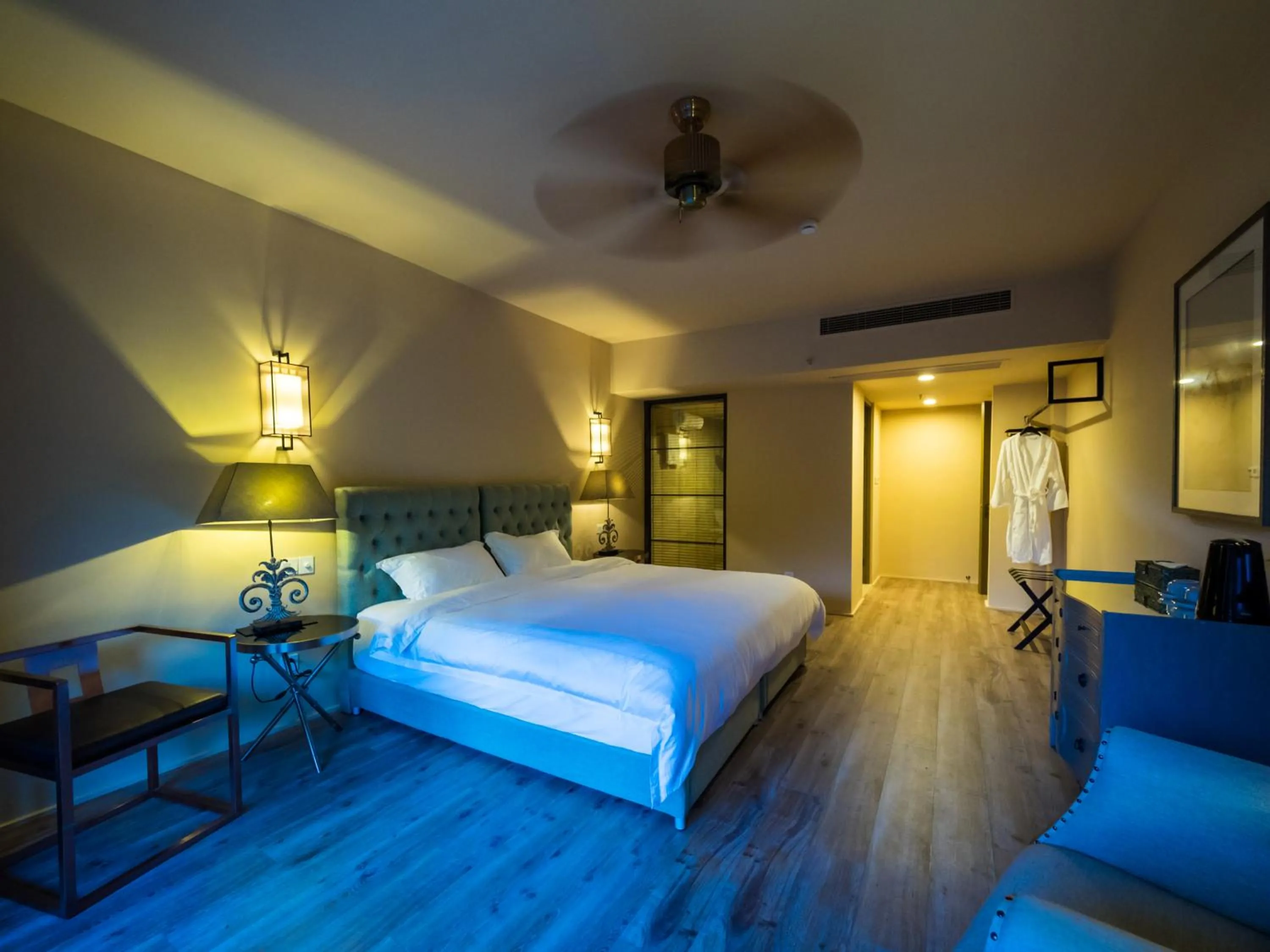 Photo of the whole room, Bed in Moganshan Arcadia Resorts