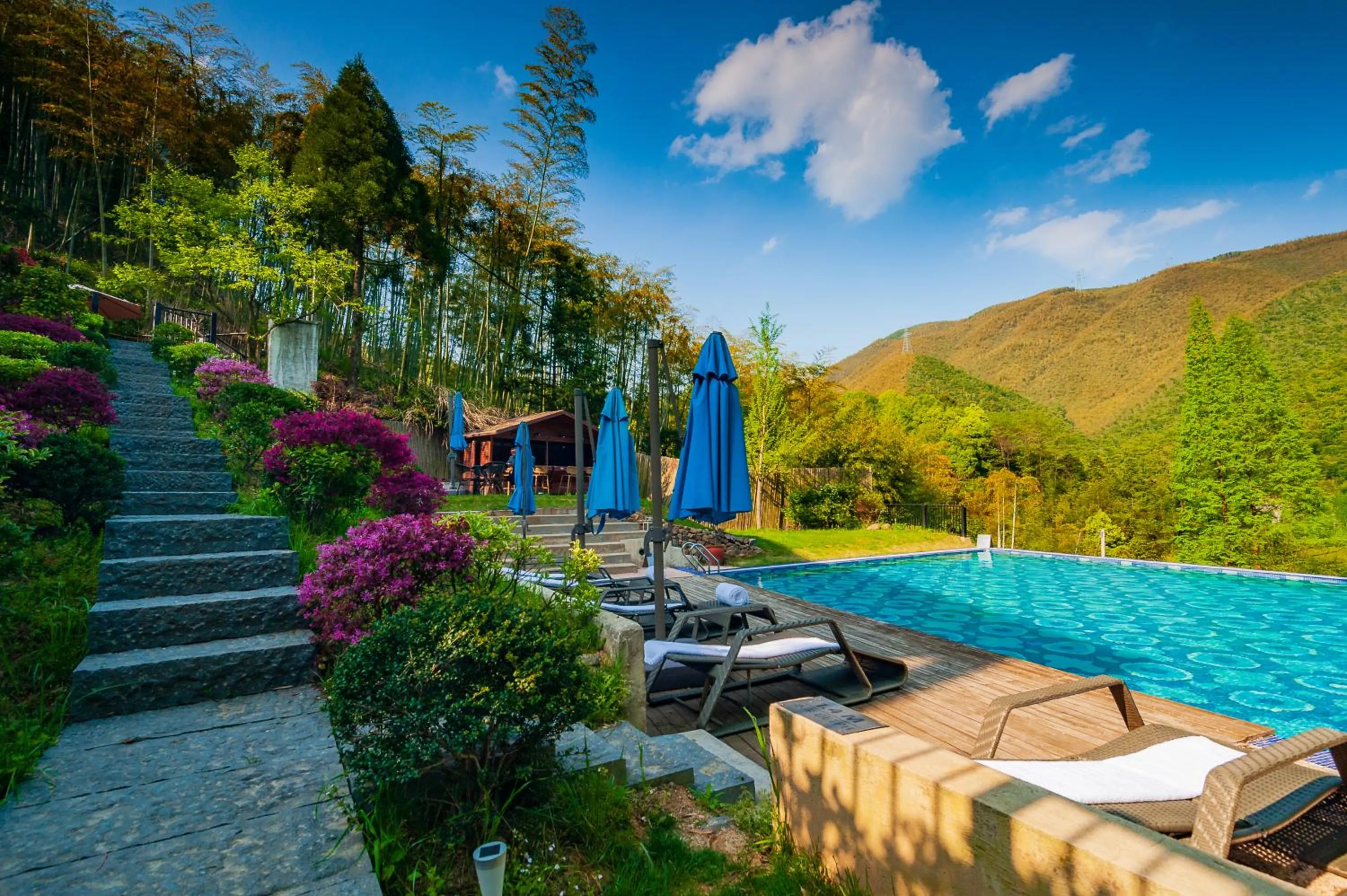 Swimming pool in Moganshan Arcadia Resorts