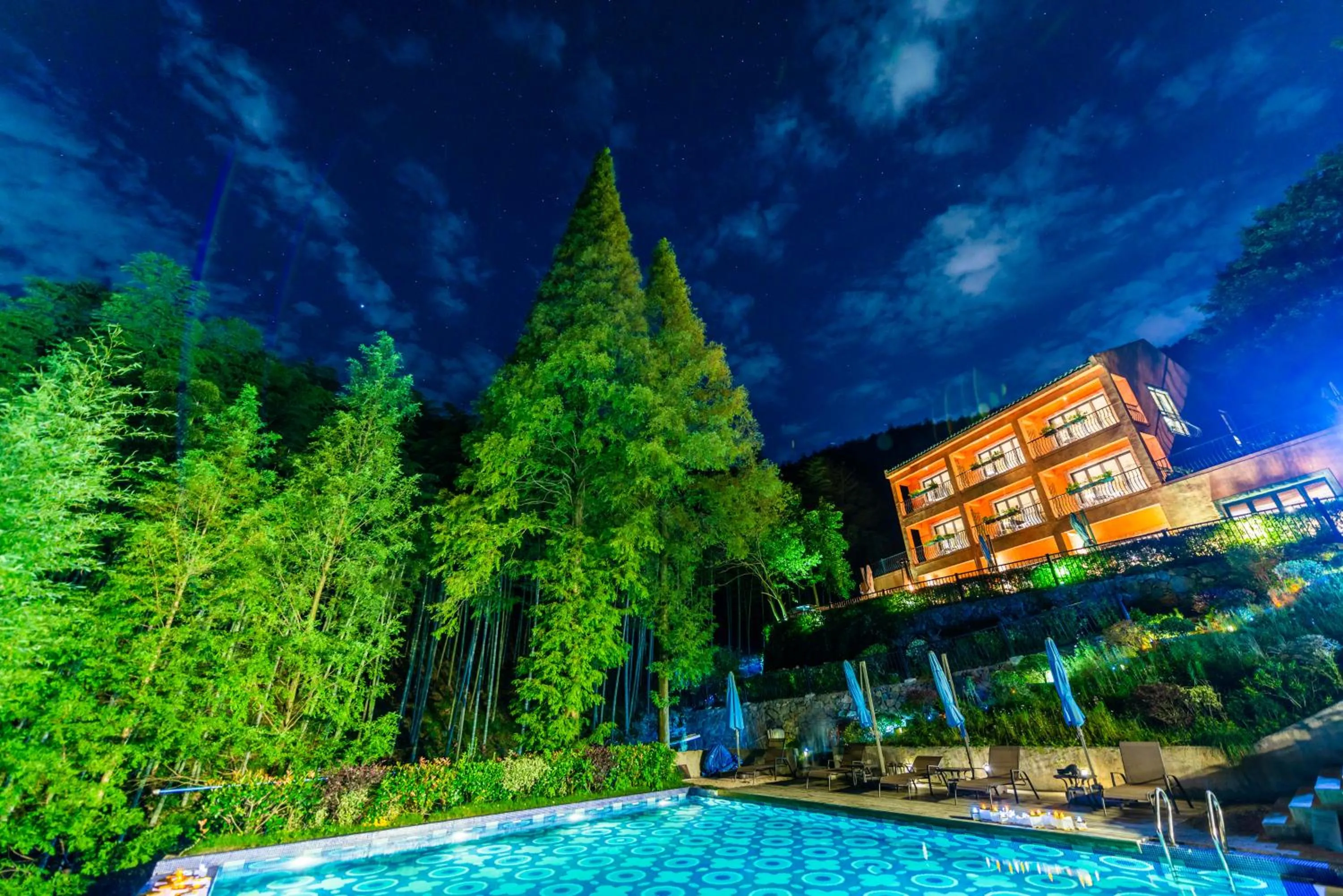 Swimming pool in Moganshan Arcadia Resorts