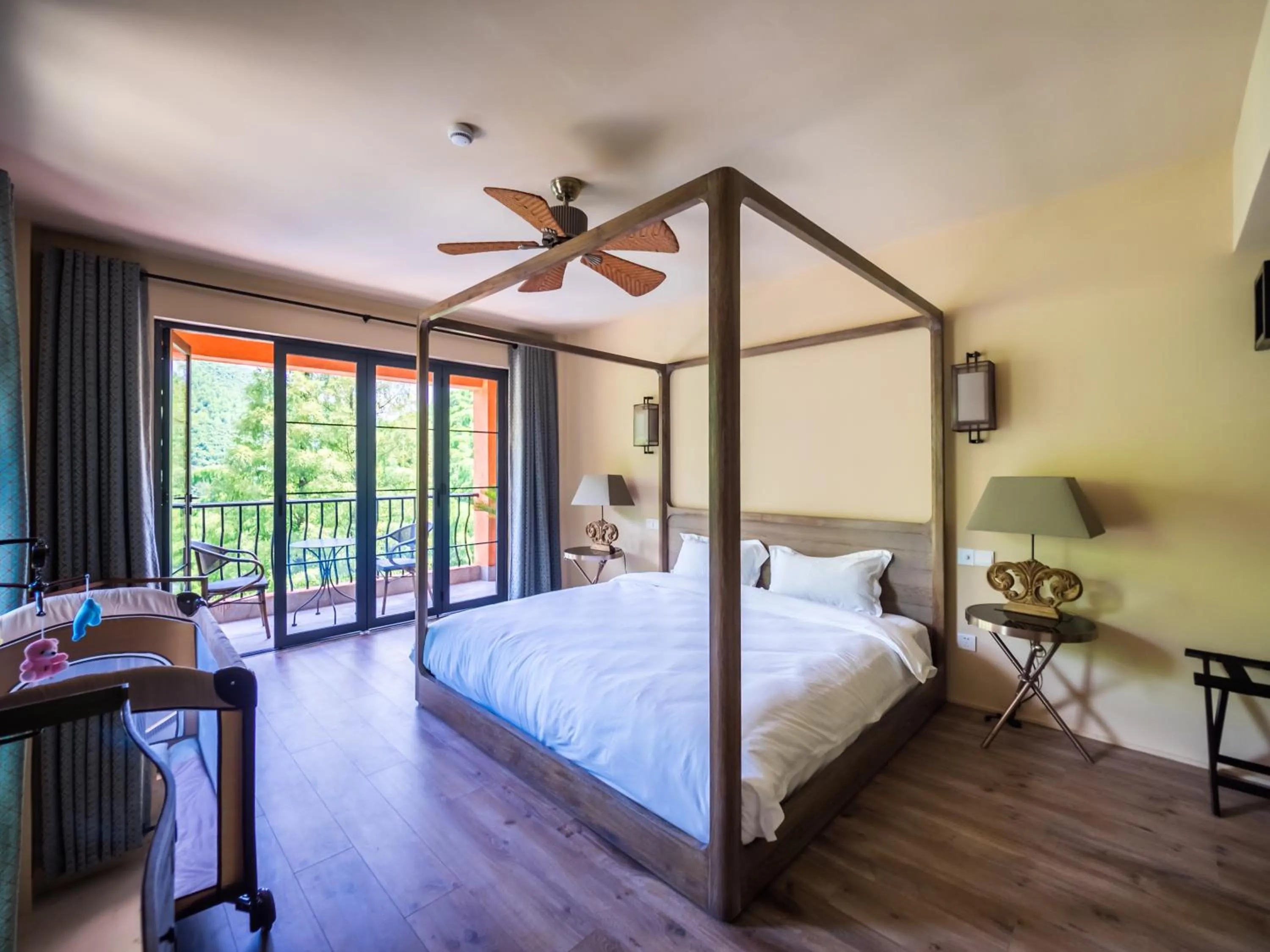 Bed in Moganshan Arcadia Resorts