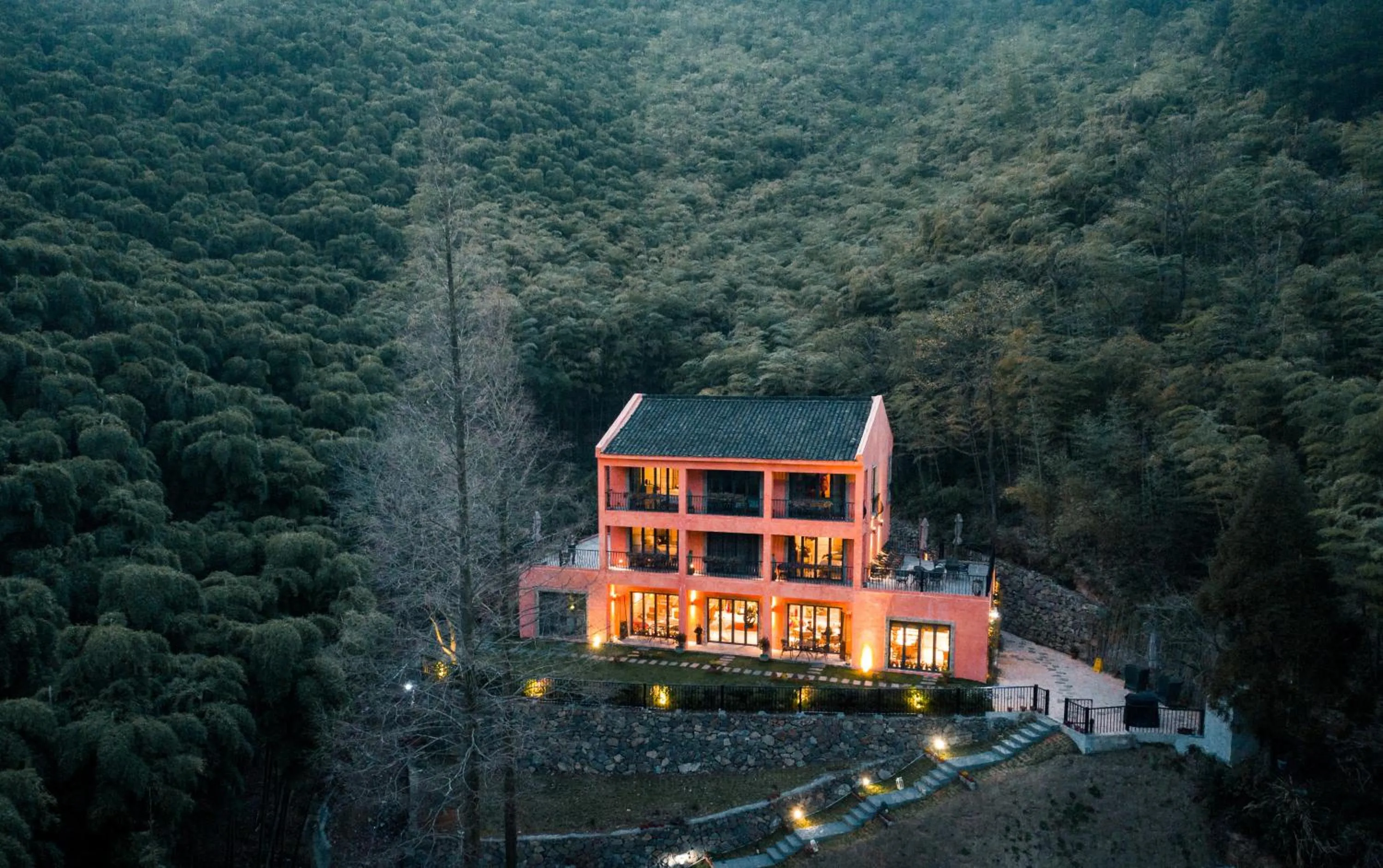 Property building in Moganshan Arcadia Resorts