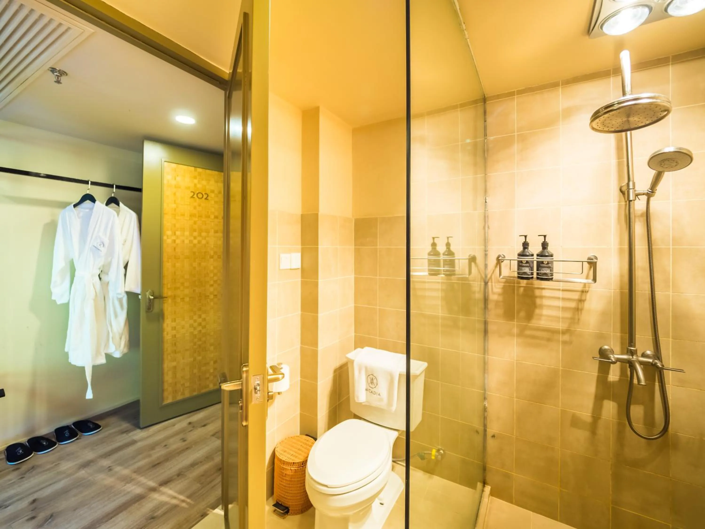 Shower in Moganshan Arcadia Resorts