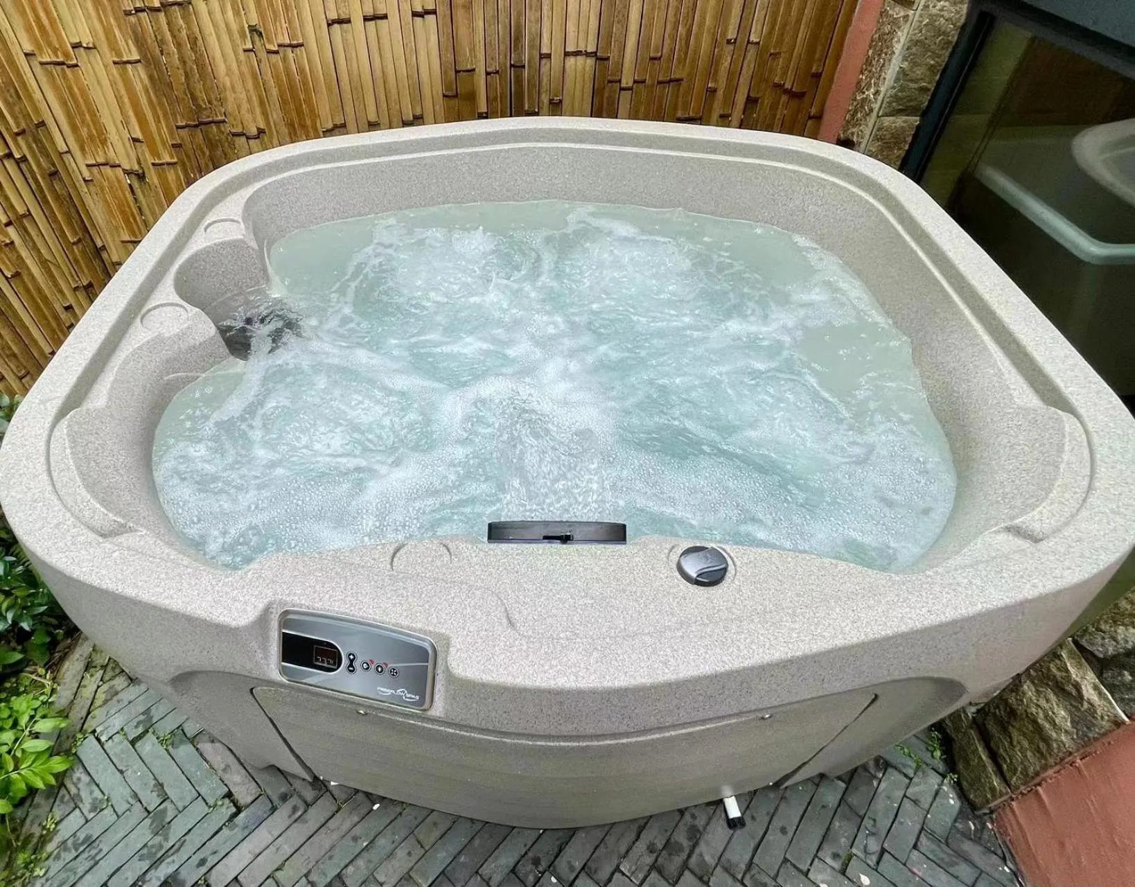 Hot Tub in Moganshan Arcadia Resorts