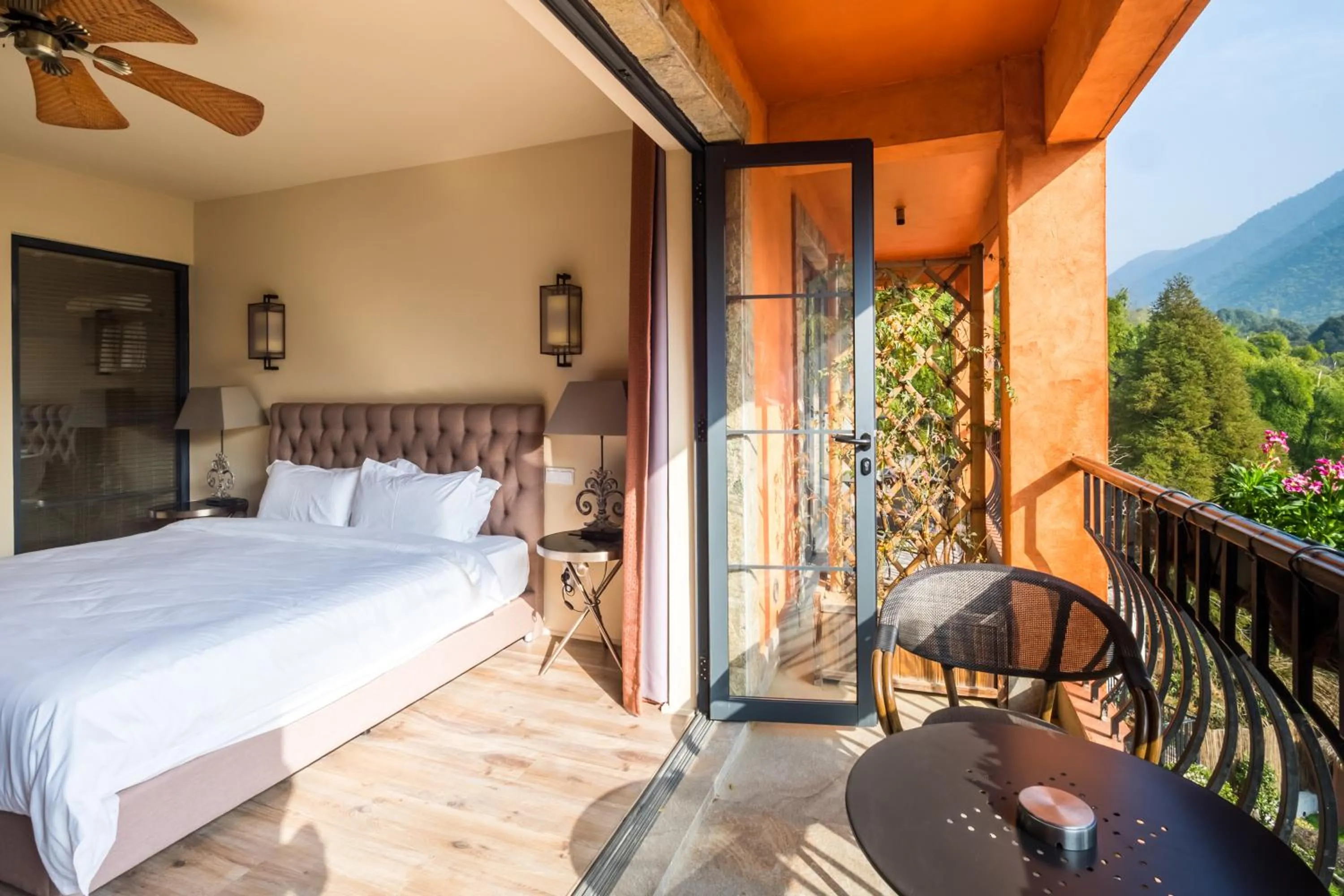 Balcony/Terrace, Bed in Moganshan Arcadia Resorts