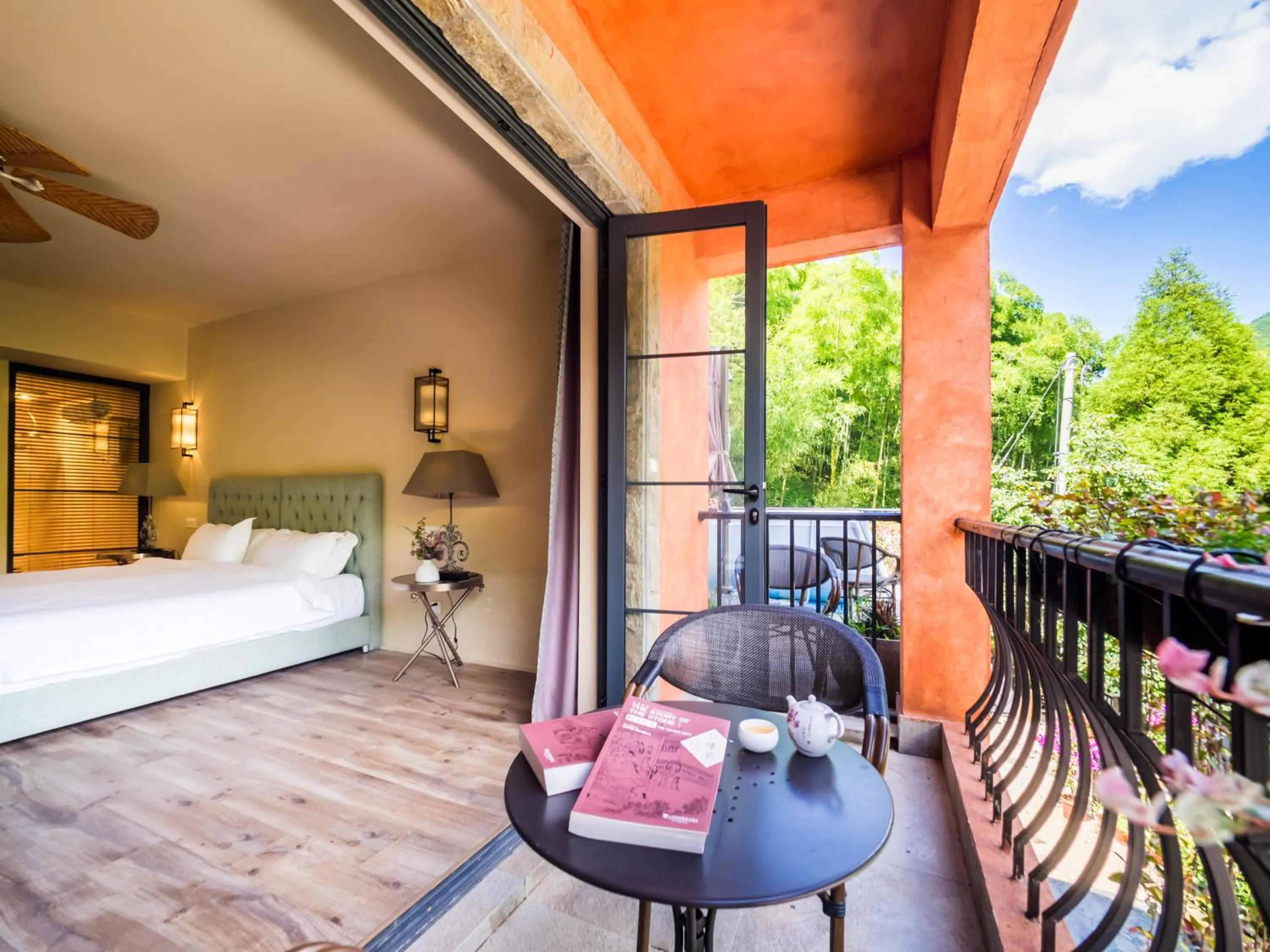 Bed in Moganshan Arcadia Resorts