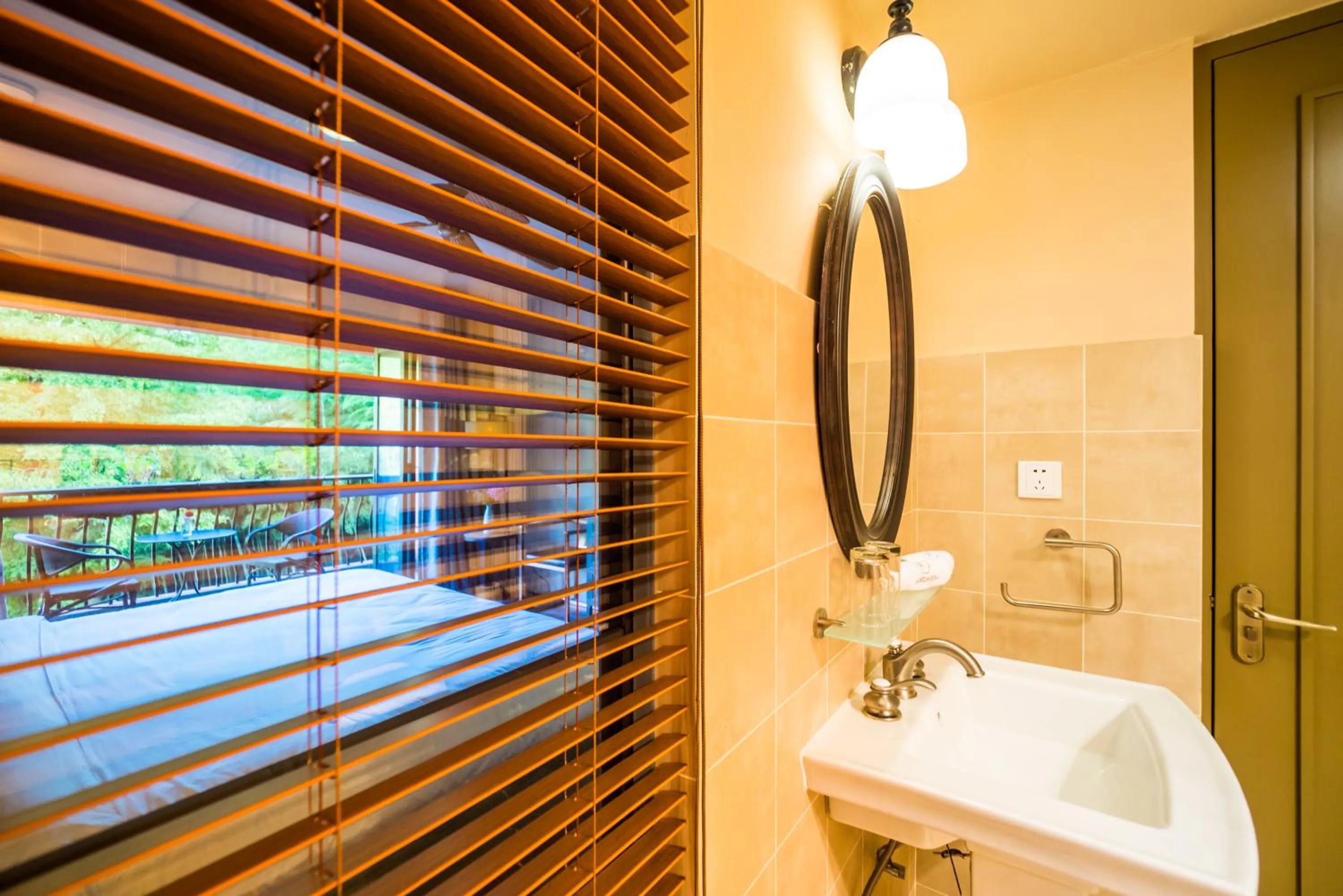 Shower in Moganshan Arcadia Resorts