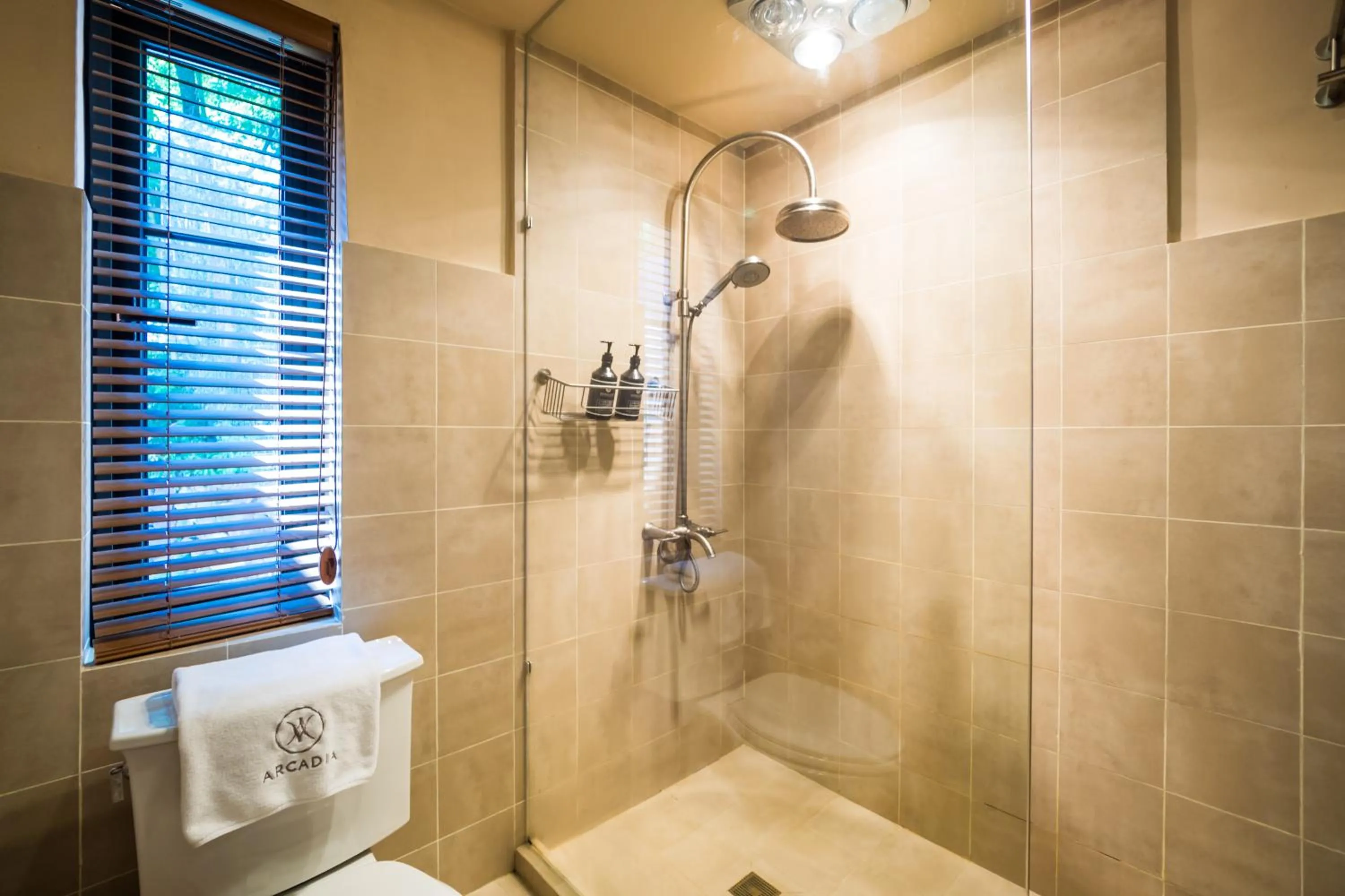 Shower in Moganshan Arcadia Resorts