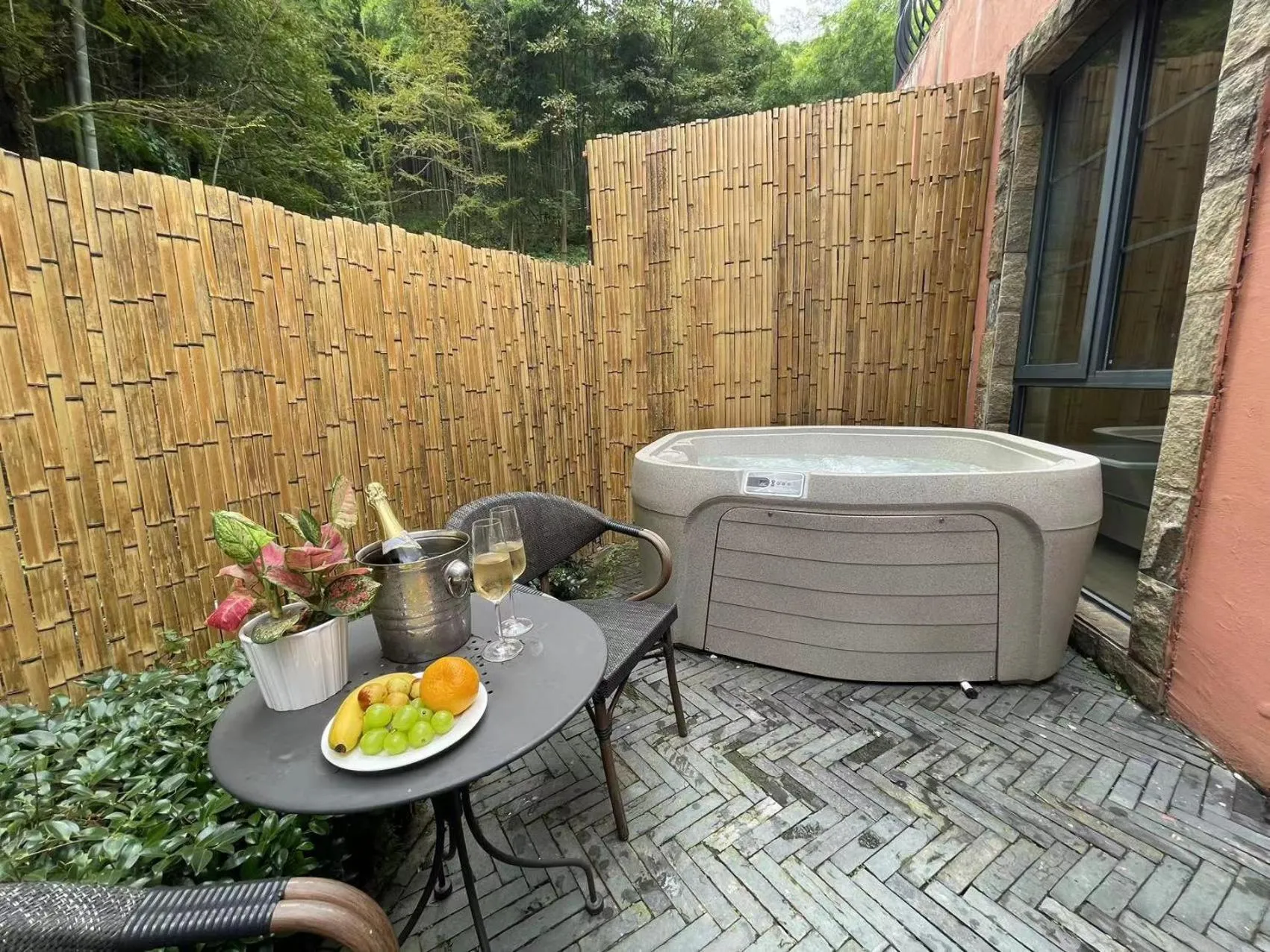 Hot Tub in Moganshan Arcadia Resorts