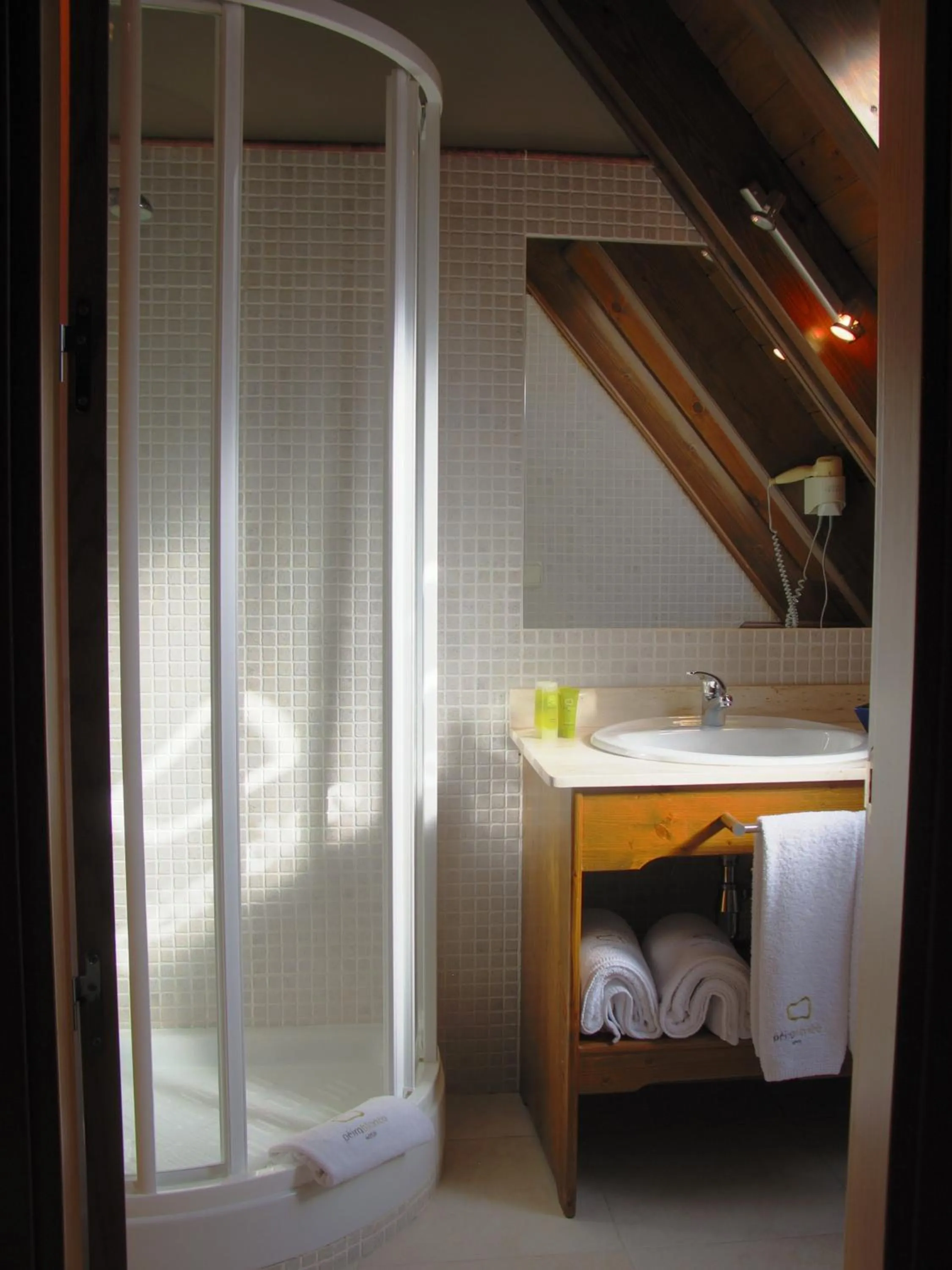 Shower in Peira Blanca Hotel Gastronómico