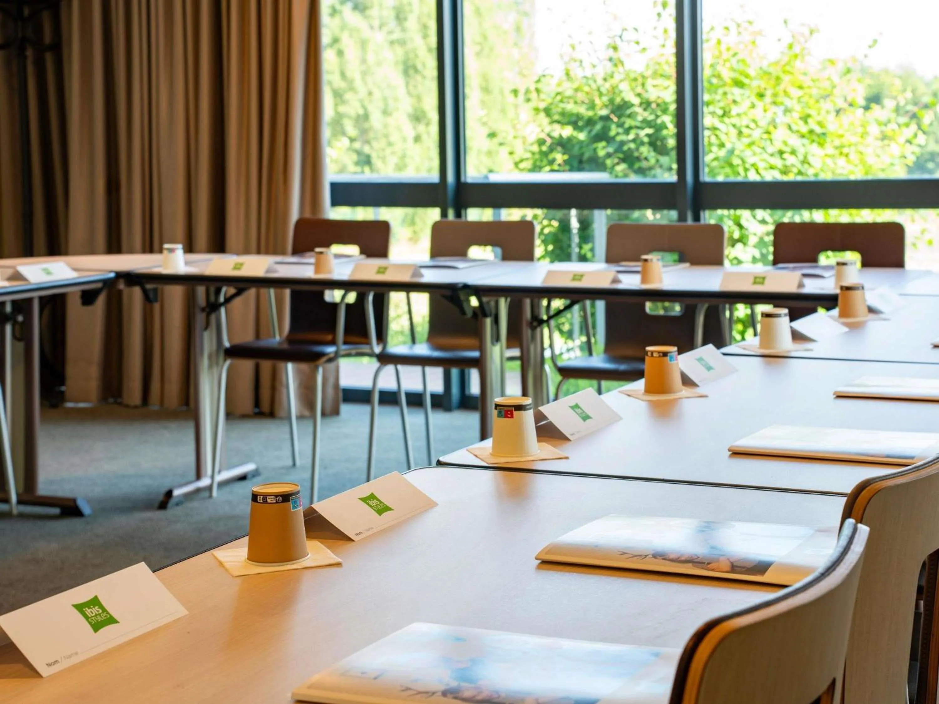 Meeting/conference room in ibis Styles Guéret