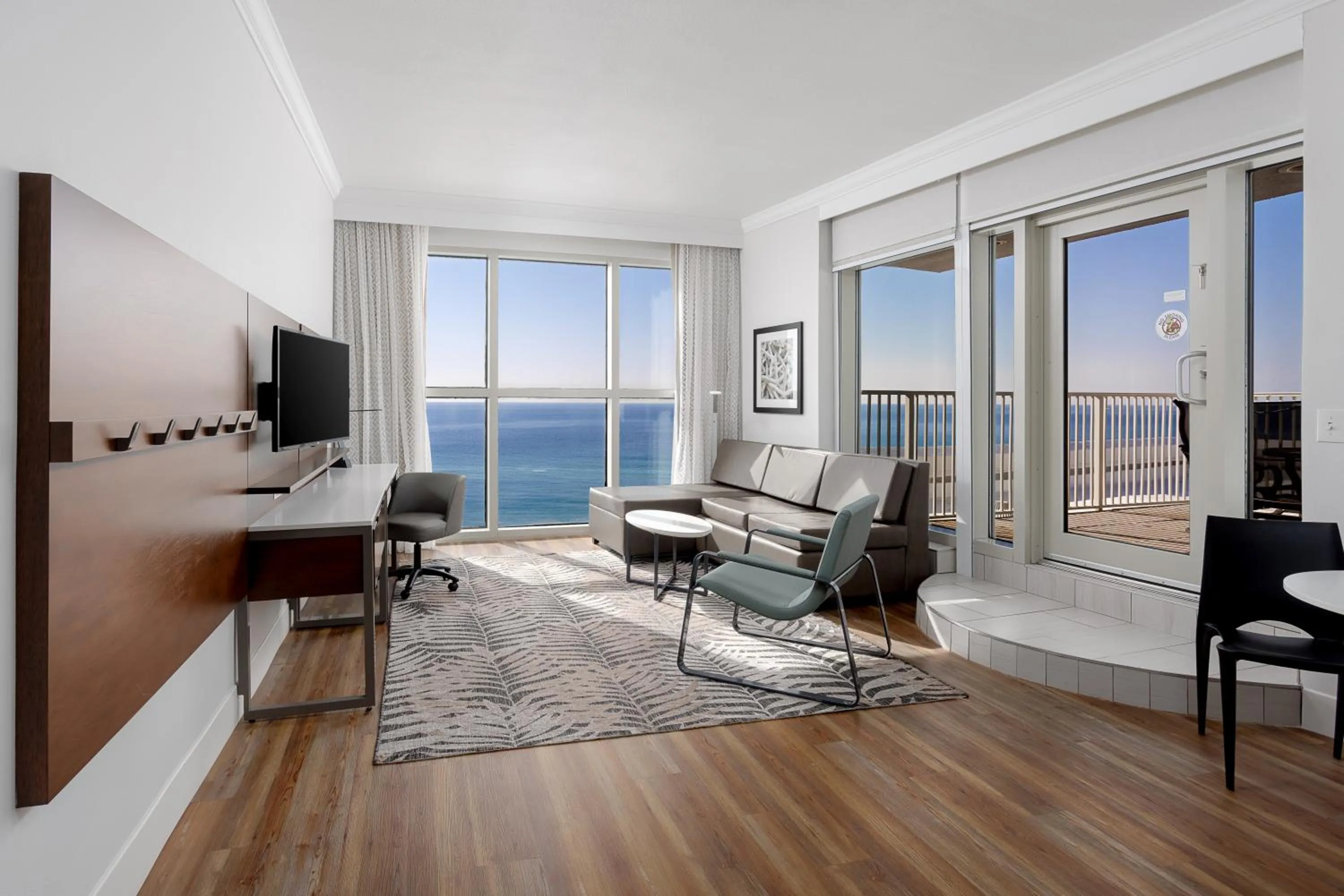 Living room in Holiday Inn Express Pensacola Beach by IHG