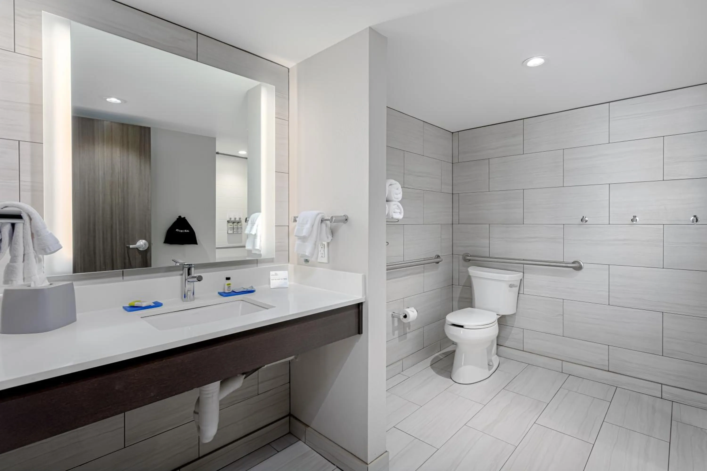 Holiday Inn Express Pensacola Beach by IHG