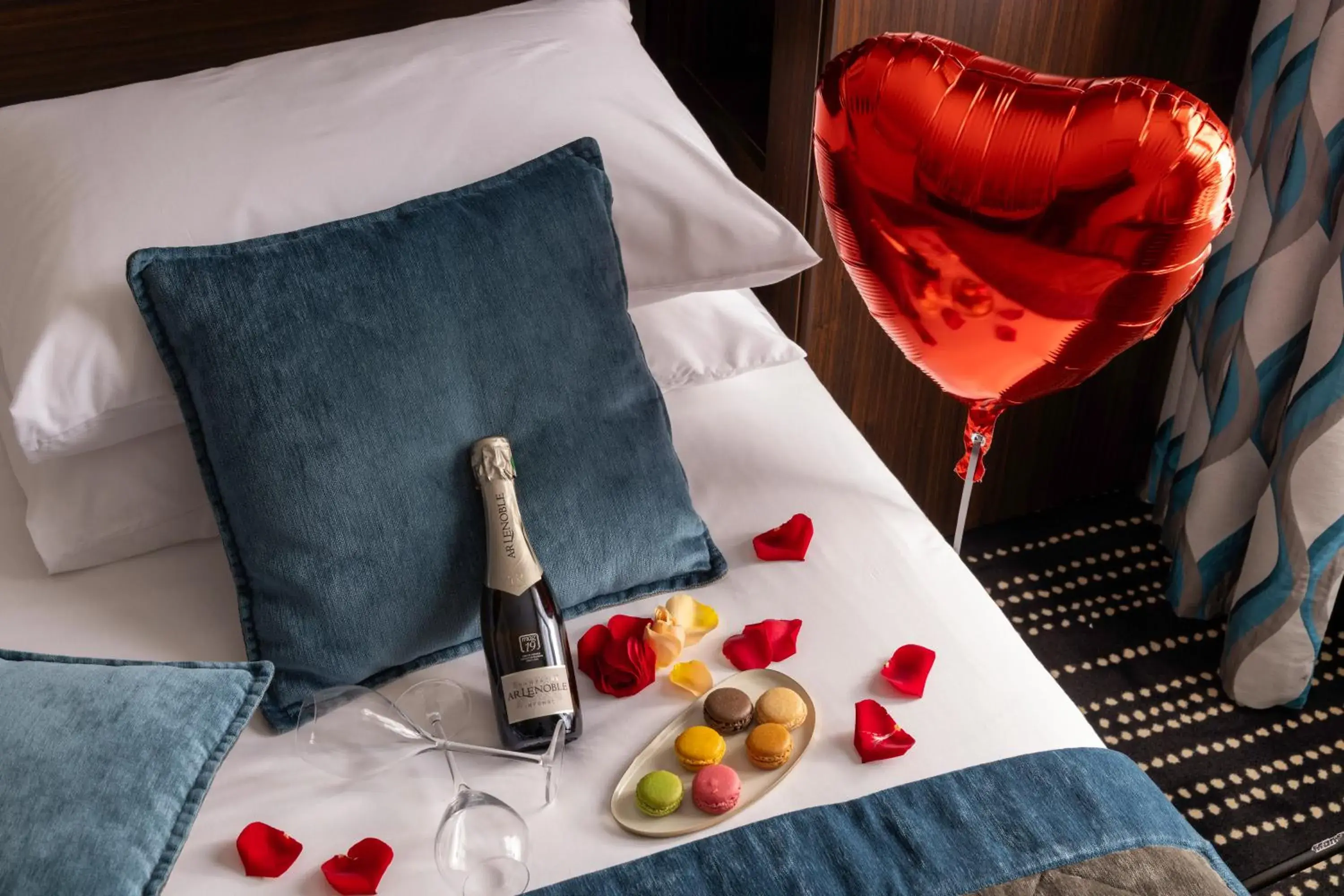 Bedroom, Bed in Jack's Hotel Bedroom, Bed in Jack's Hotel