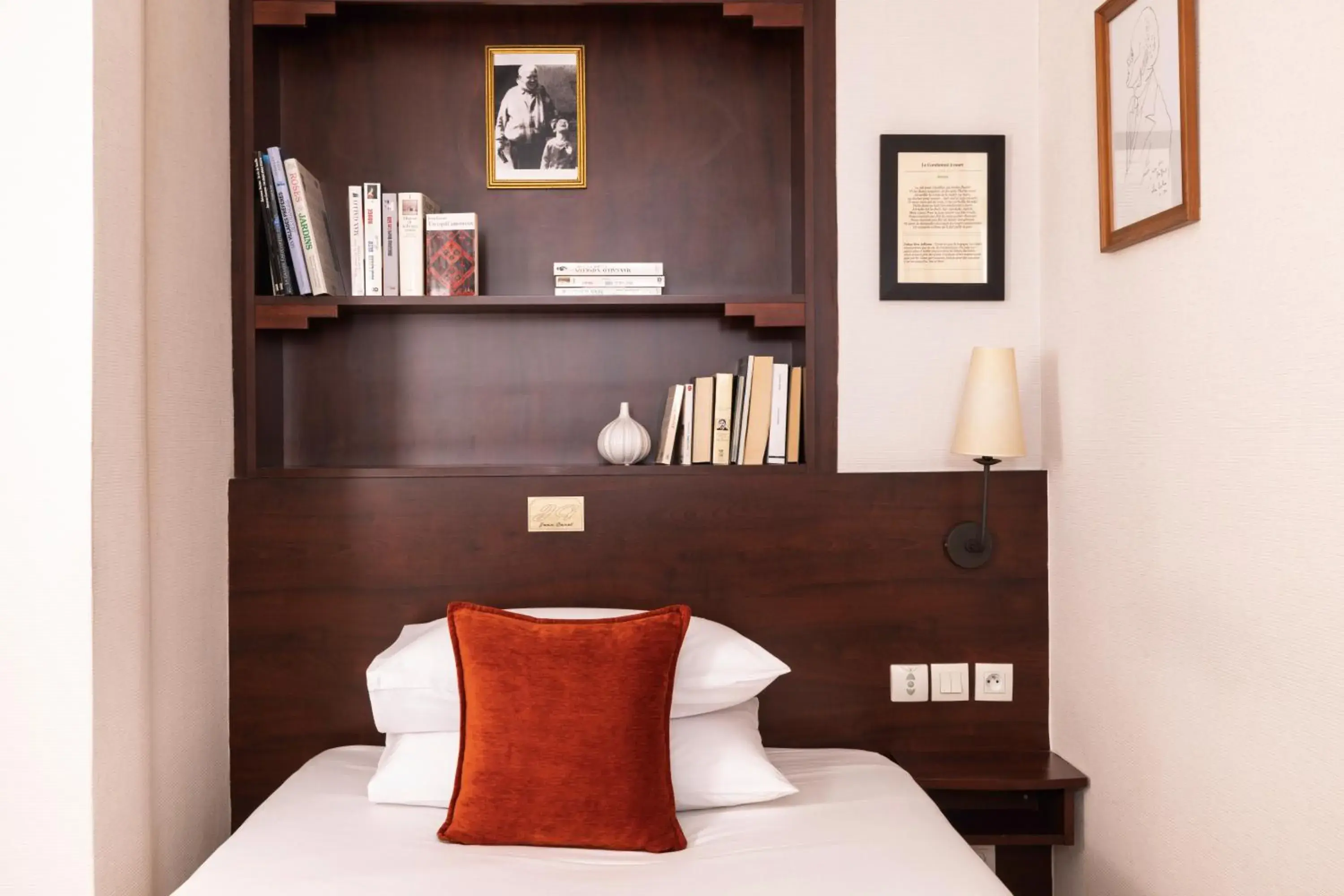 Bed in Jack's Hotel Bed in Jack's Hotel