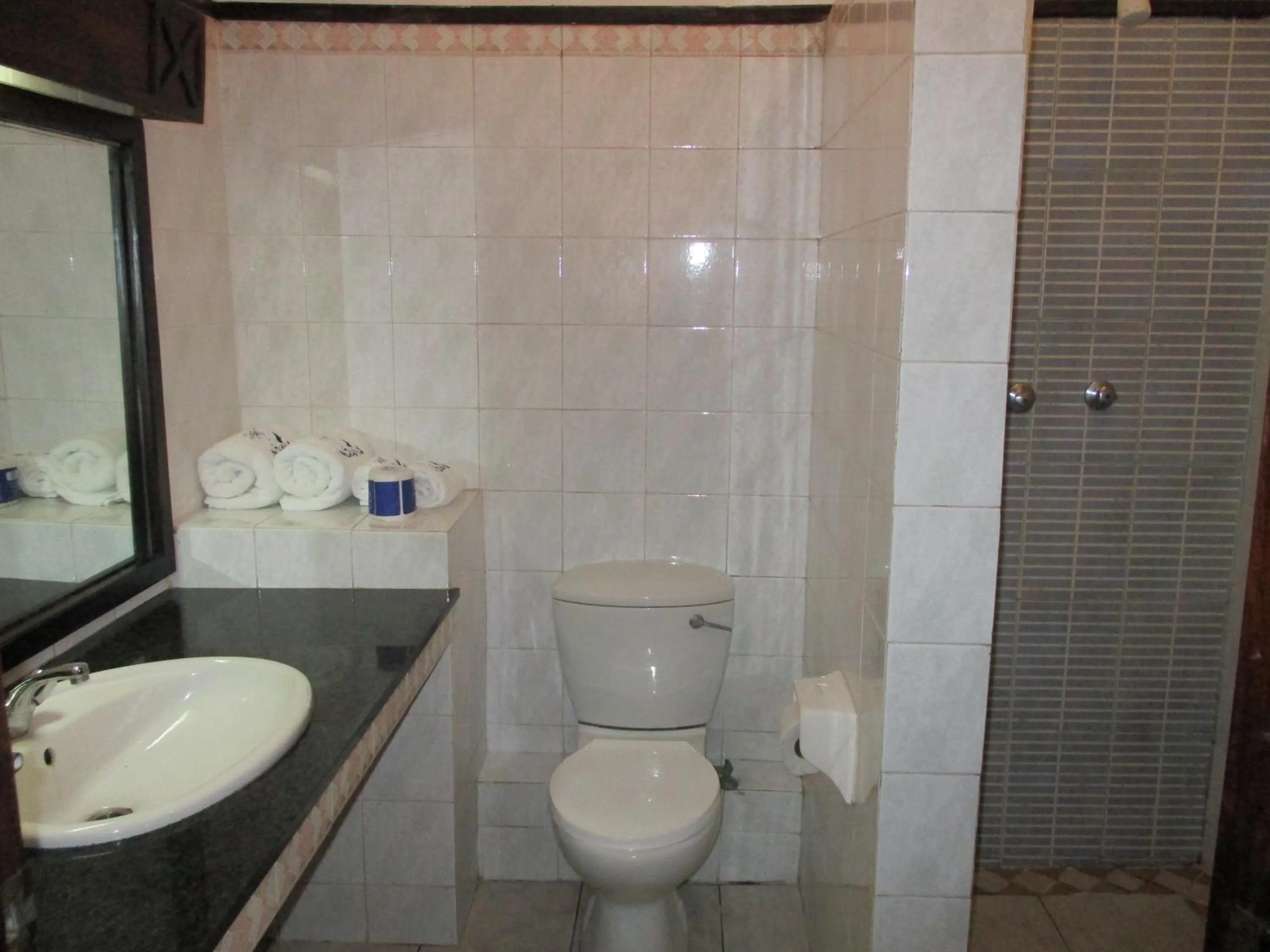 Bathroom in Indiana Beach Apartments