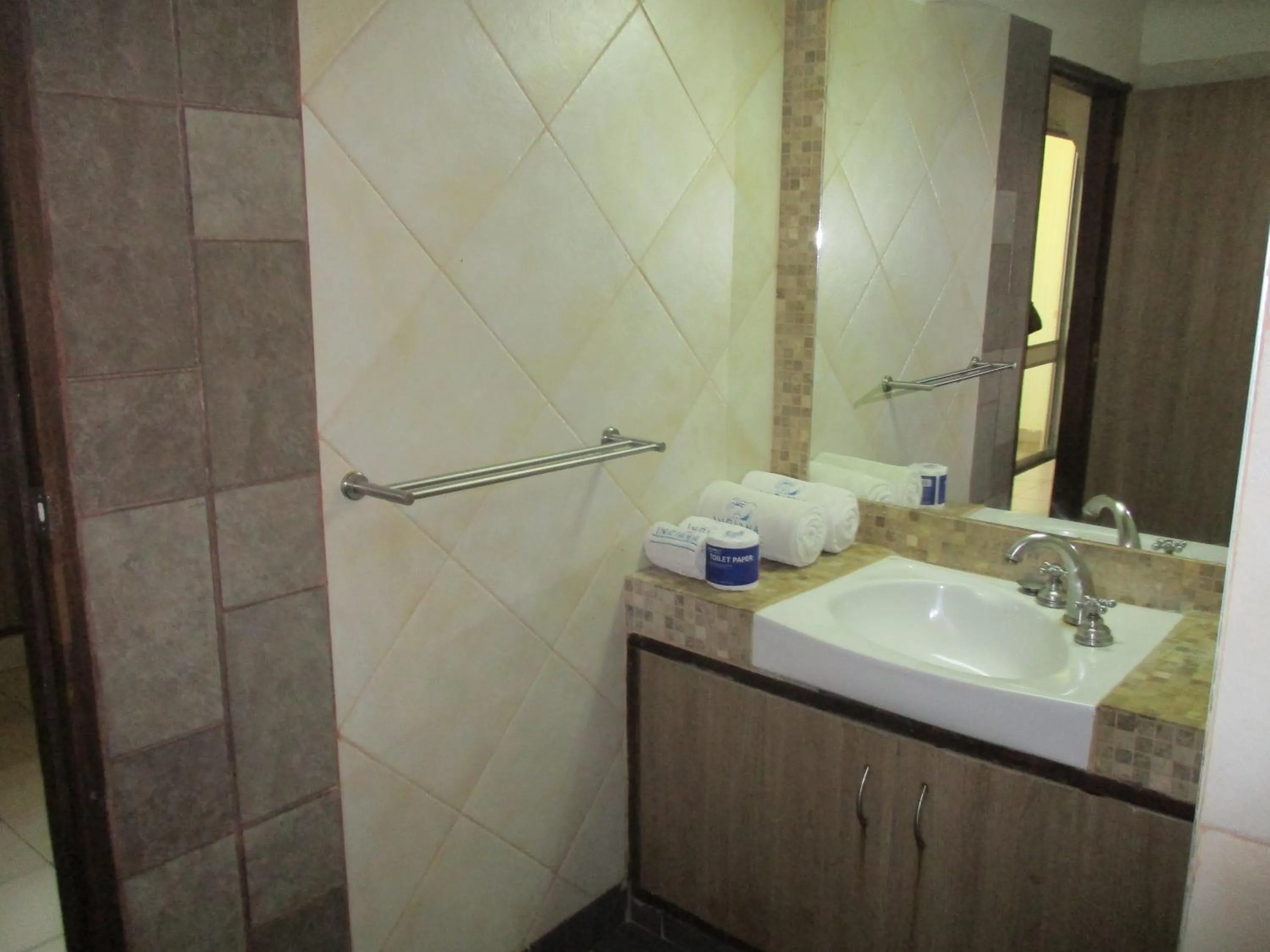 Bathroom in Indiana Beach Apartments