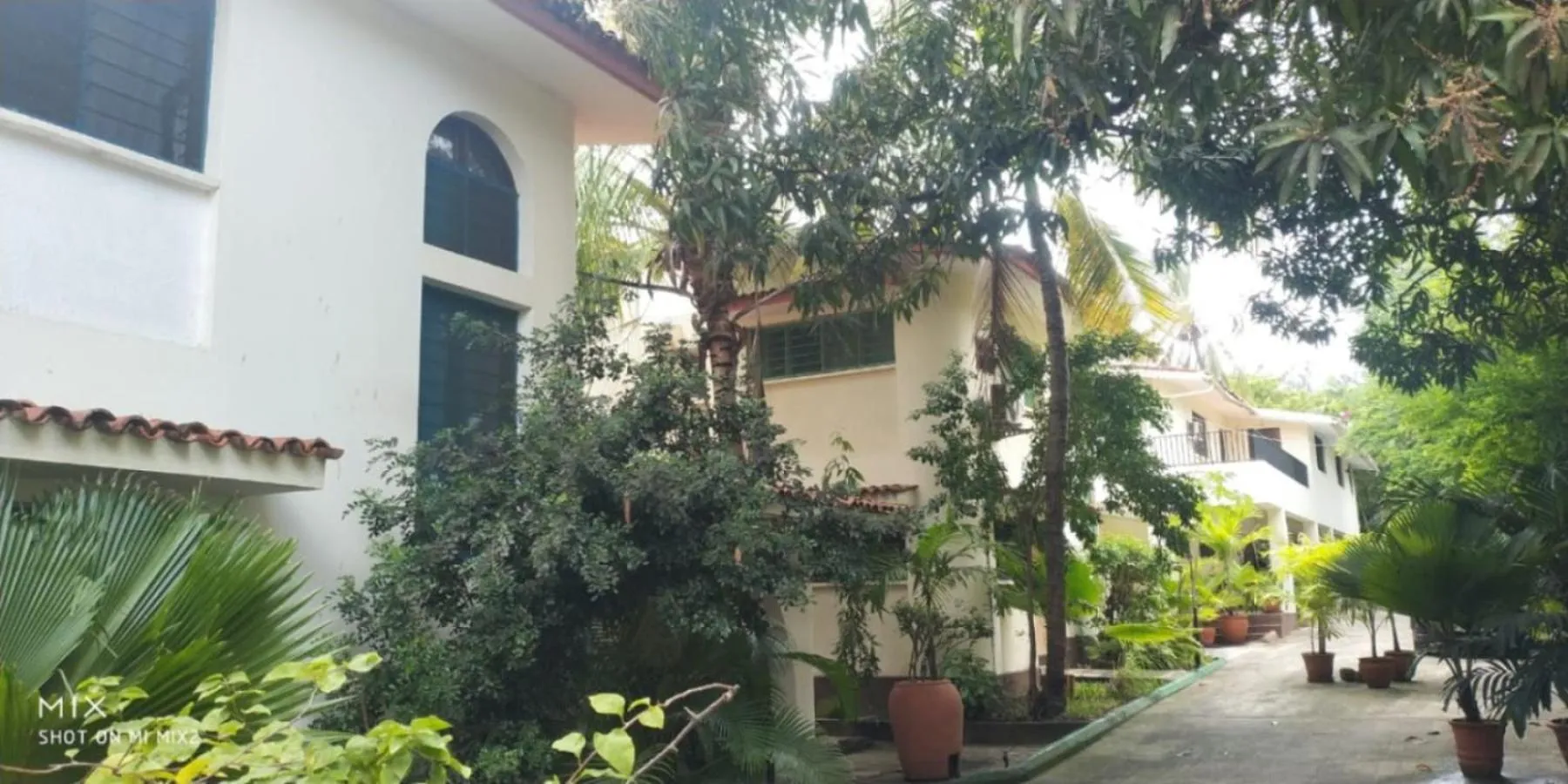 Property building in Indiana Beach Apartments