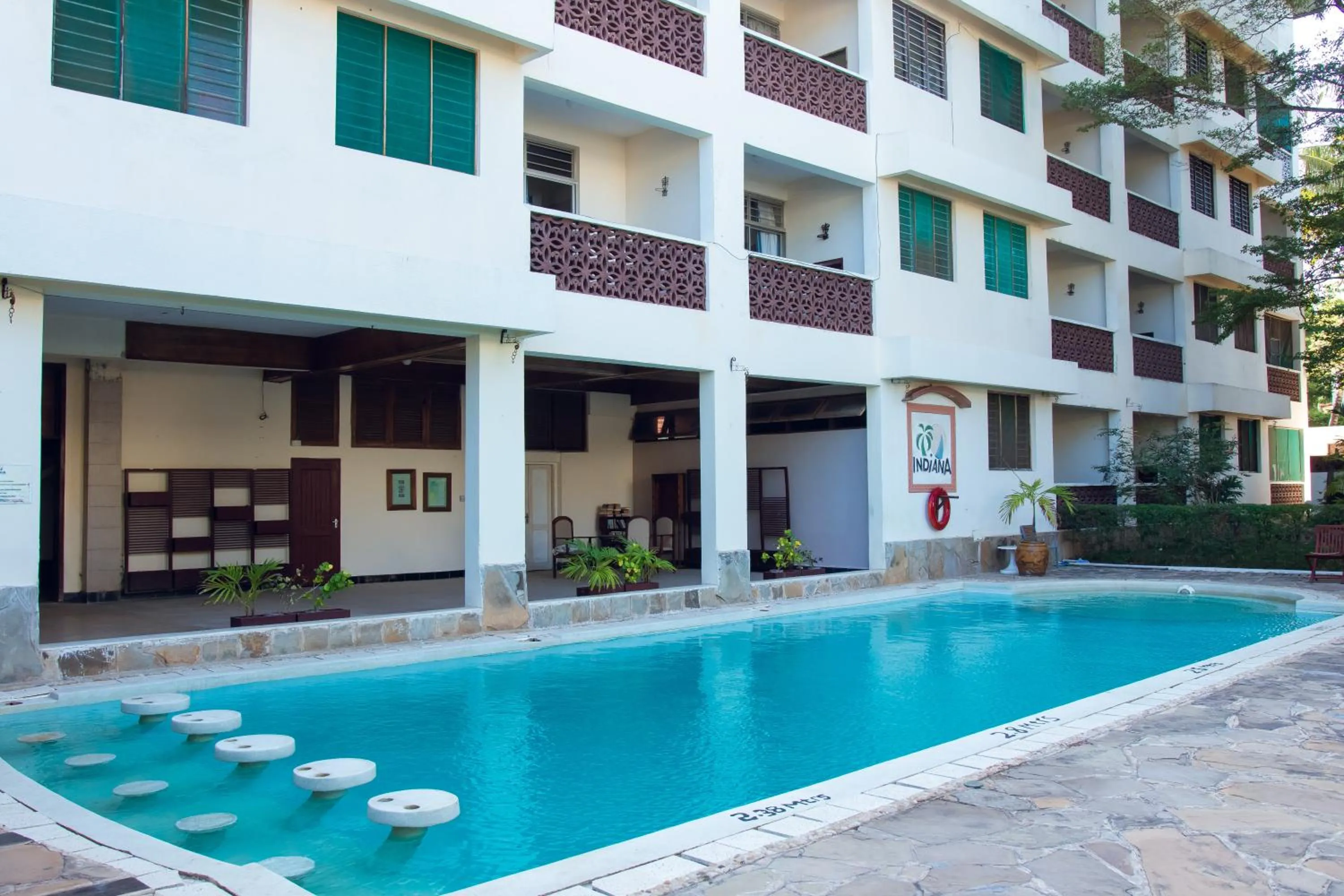 Property building in Indiana Beach Apartments