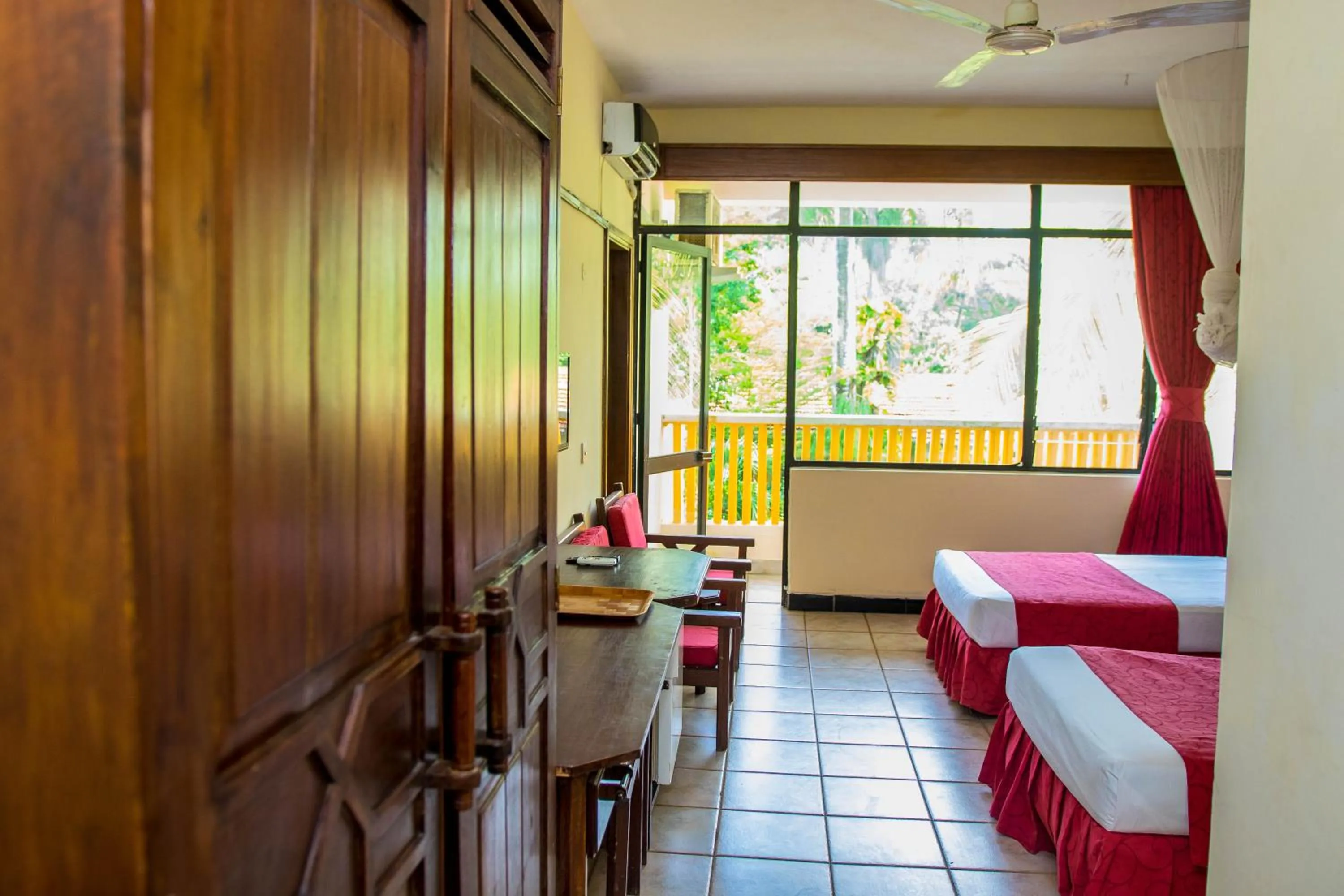 air conditioner, Bed in Indiana Beach Apartments