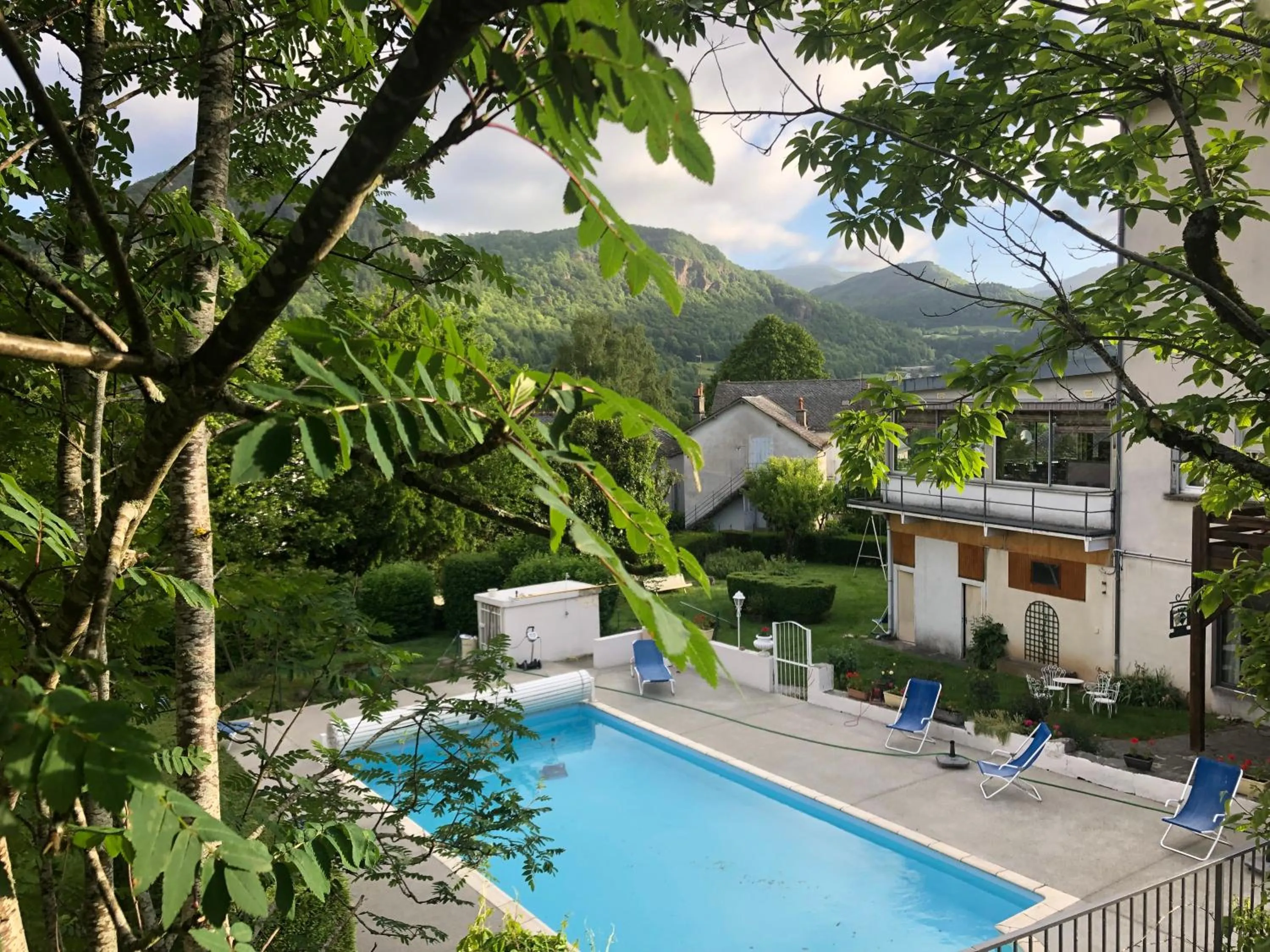 Spring in Logis Hôtel restaurant Bel Horizon