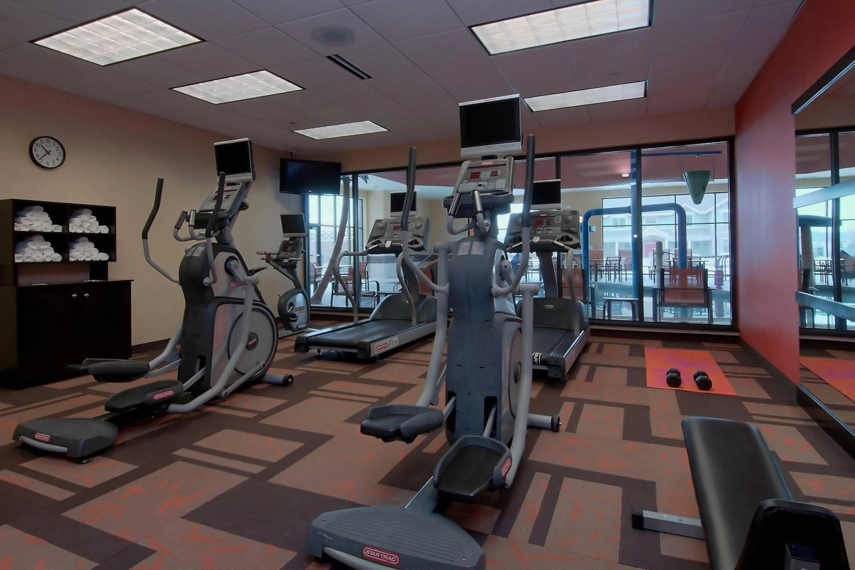 Fitness centre/facilities in Courtyard by Marriott Madison West / Middleton