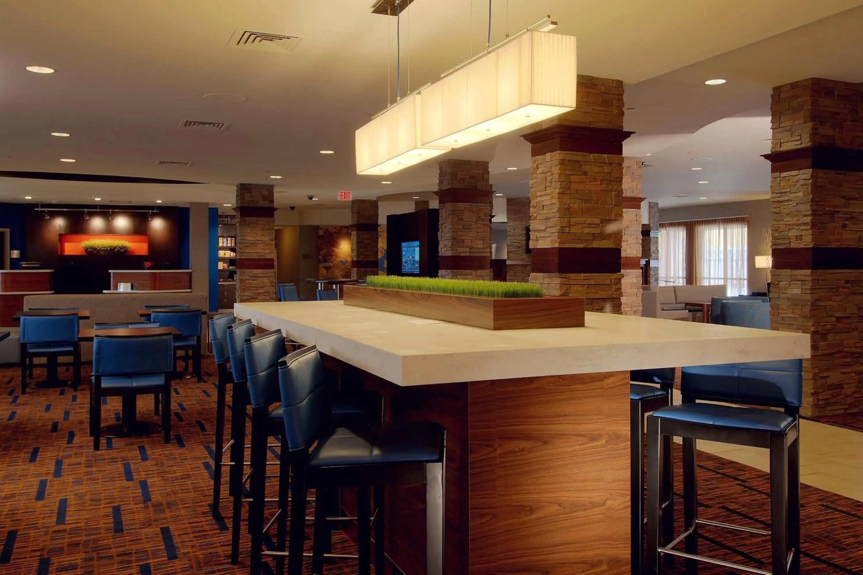 Restaurant/places to eat in Courtyard by Marriott Madison West / Middleton
