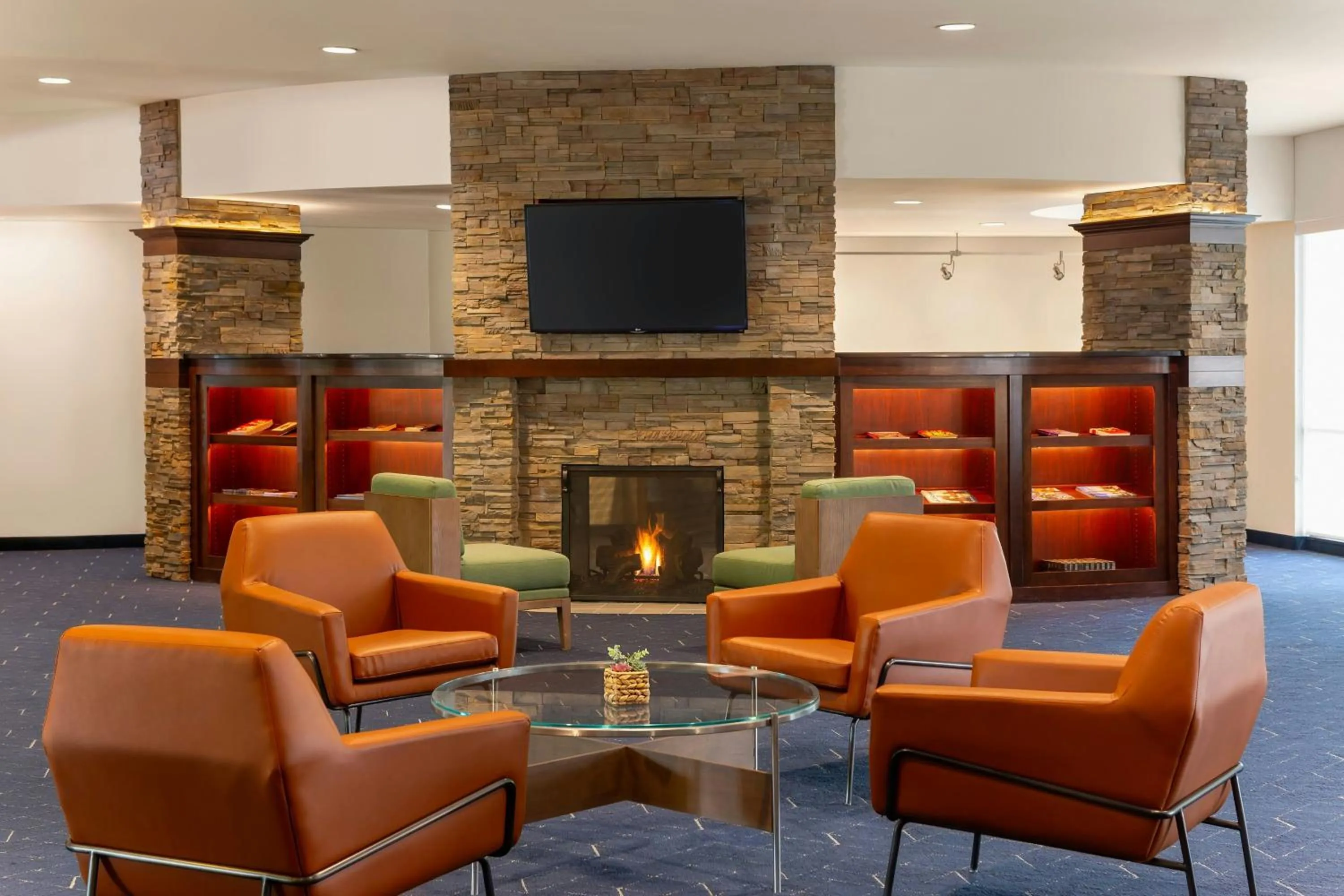 Lobby or reception in Courtyard by Marriott Madison West / Middleton