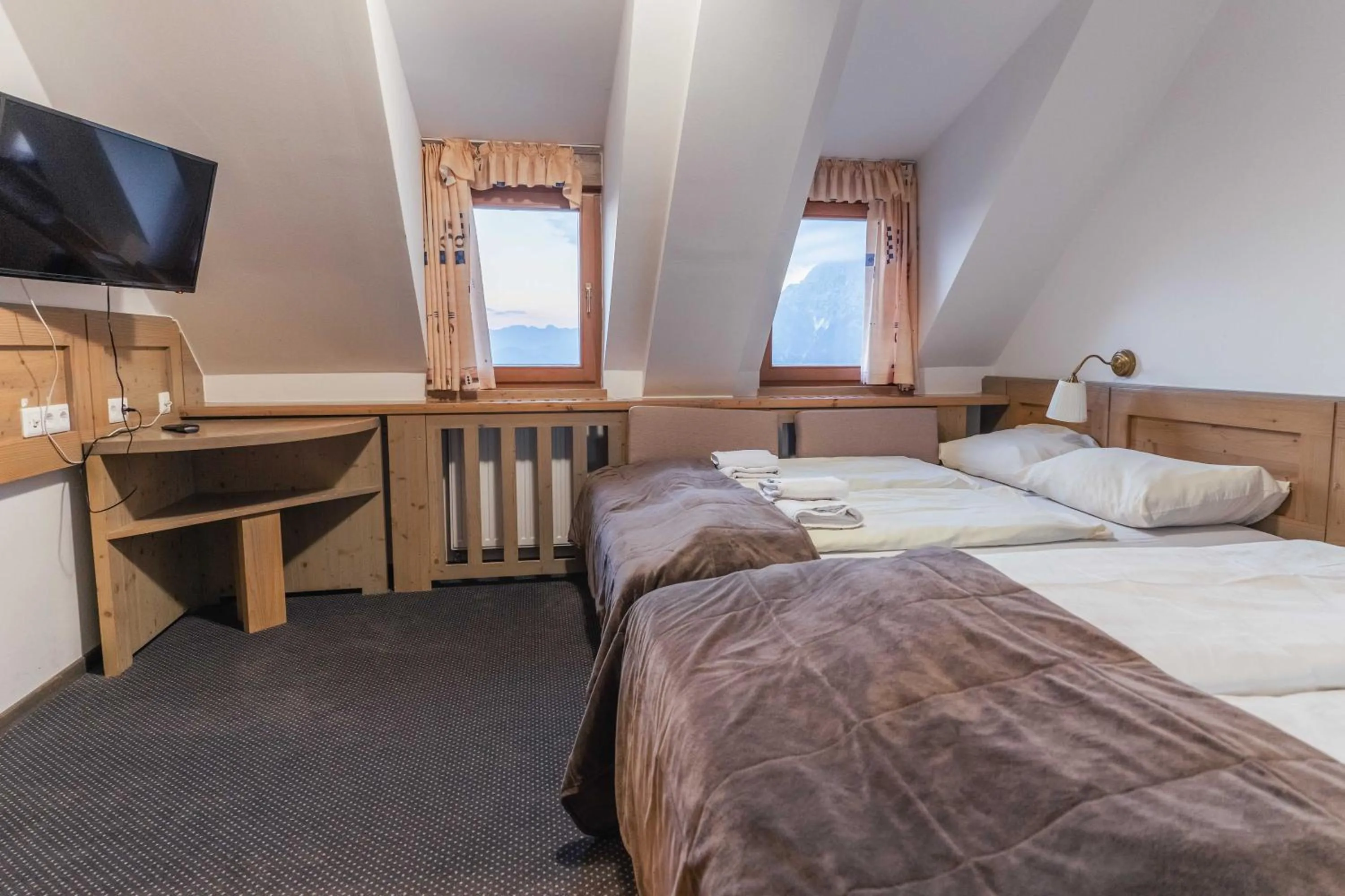 Bedroom, Bed in Hotel Krvavec