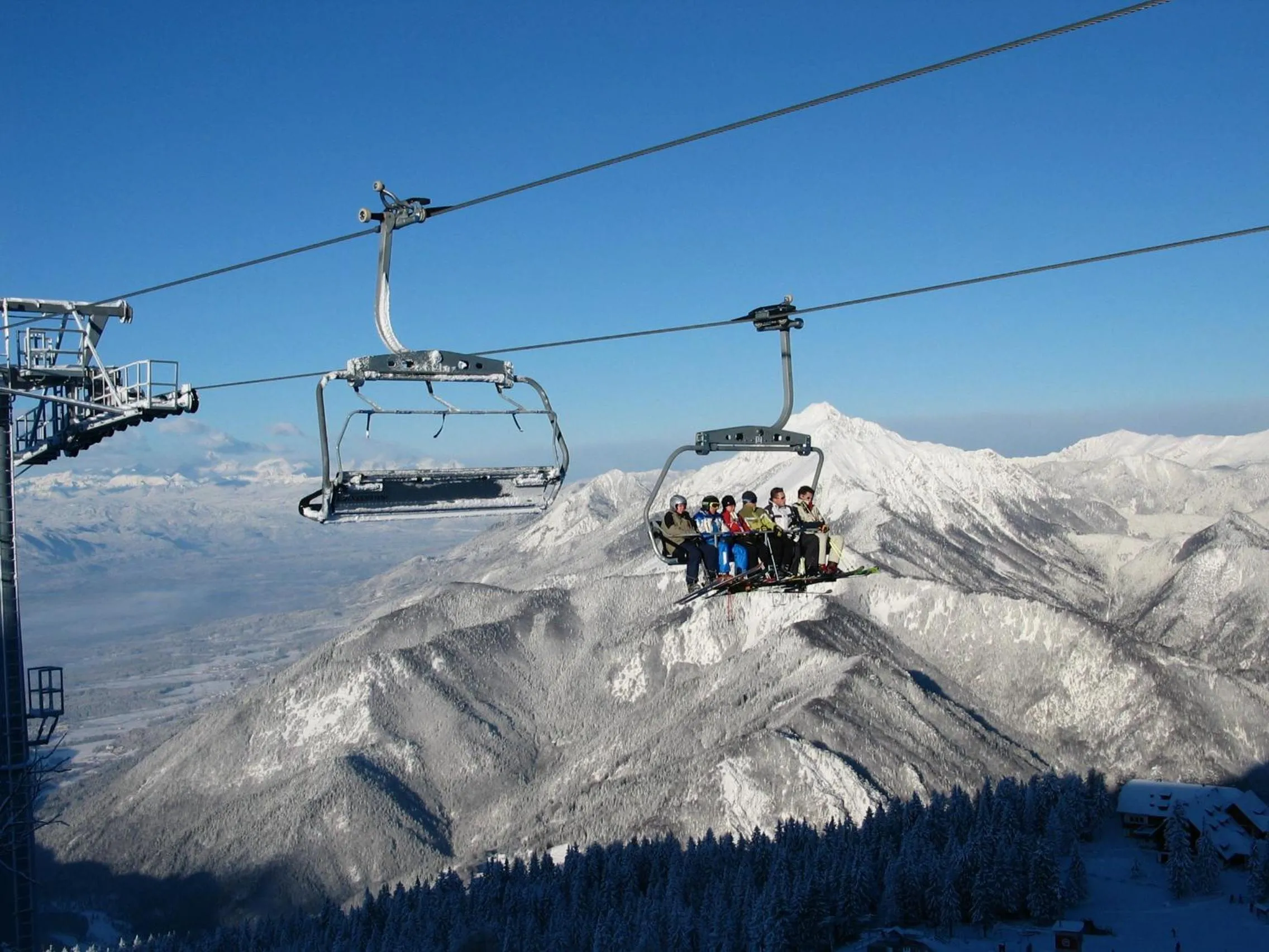 Skiing in Hotel Krvavec