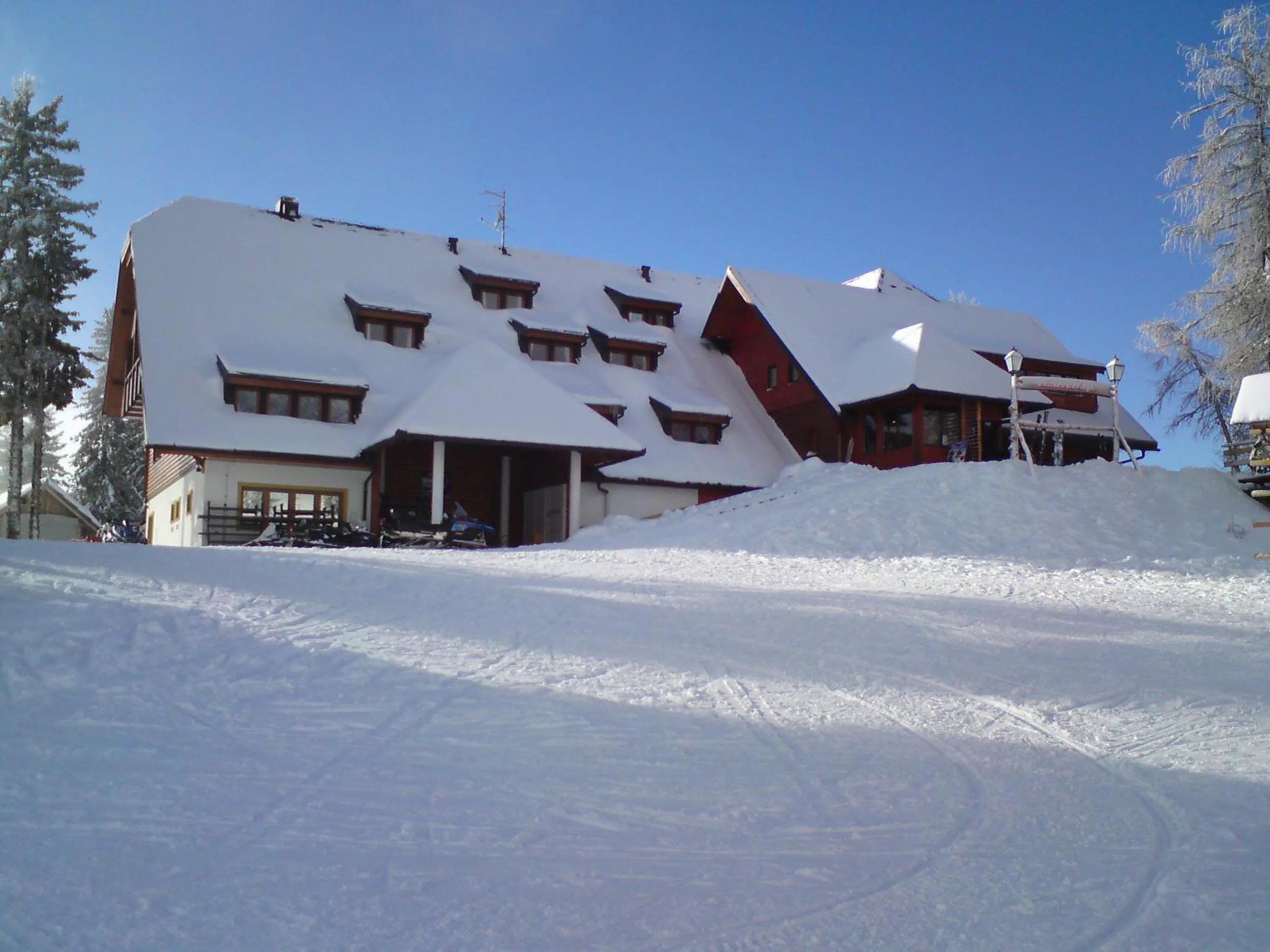 Facade/entrance in Hotel Krvavec