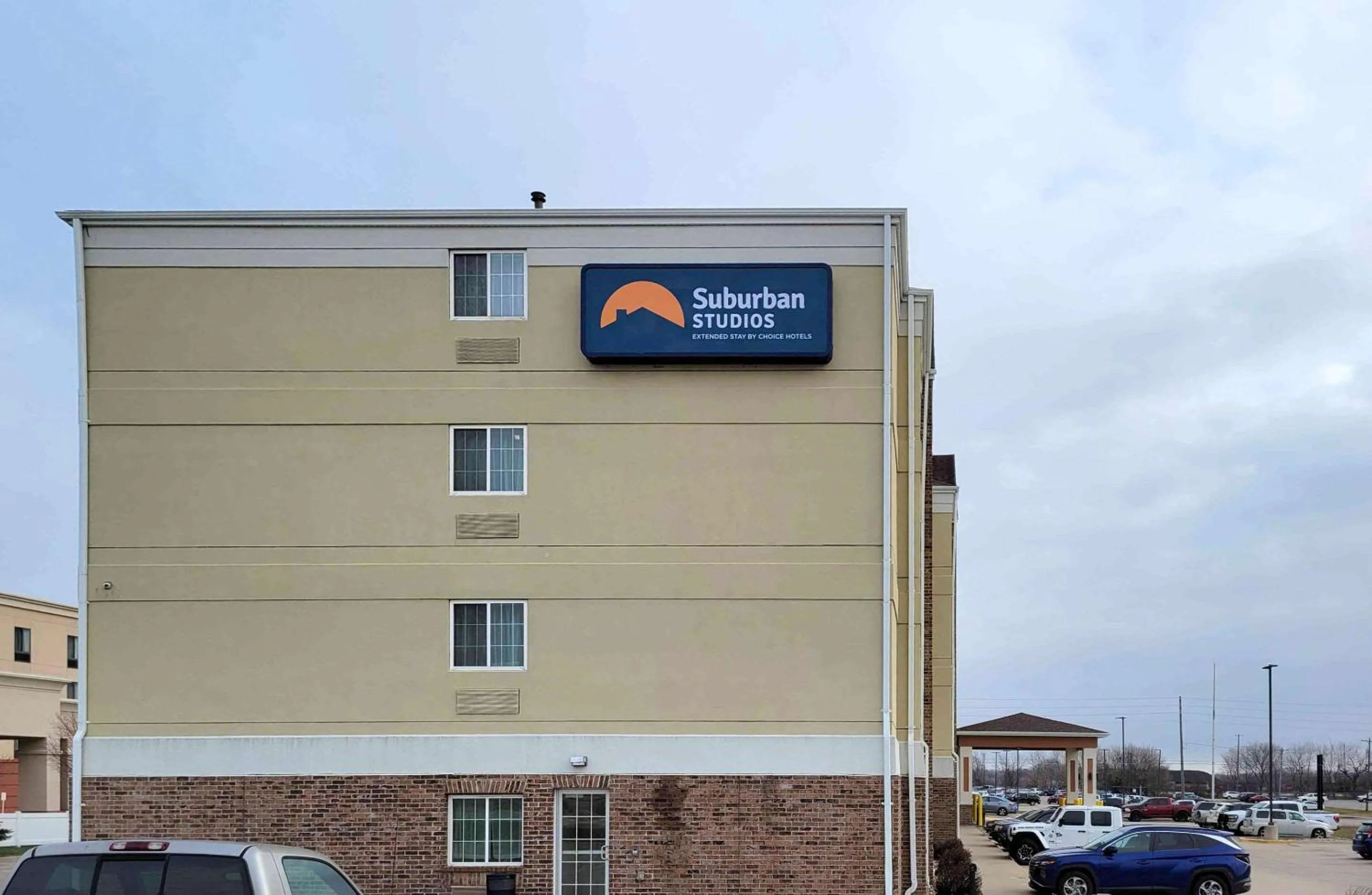 Property building in Suburban Studios Waterloo