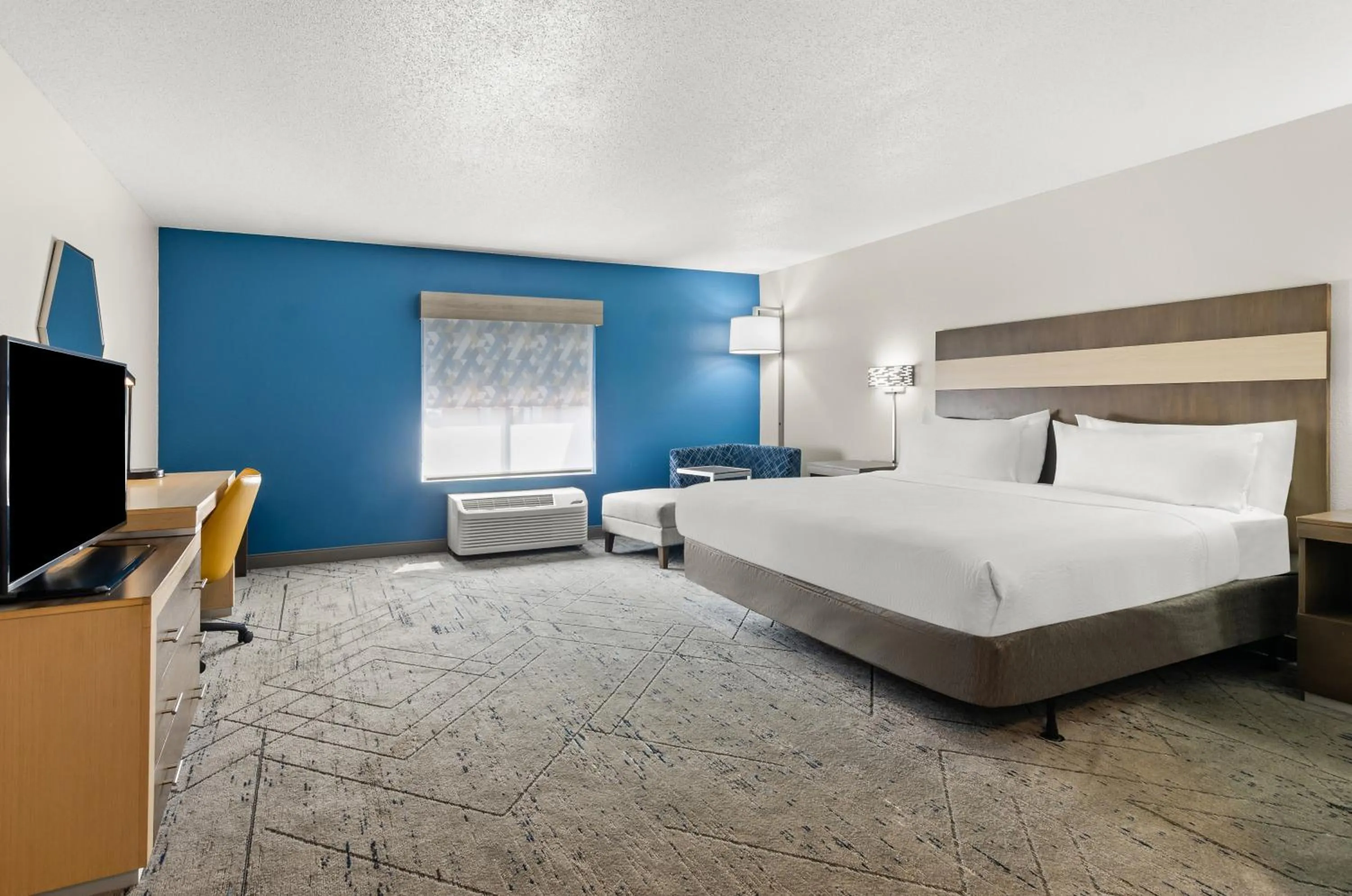 Bedroom, Bed in Holiday Inn Express Princeton/I-77 by IHG