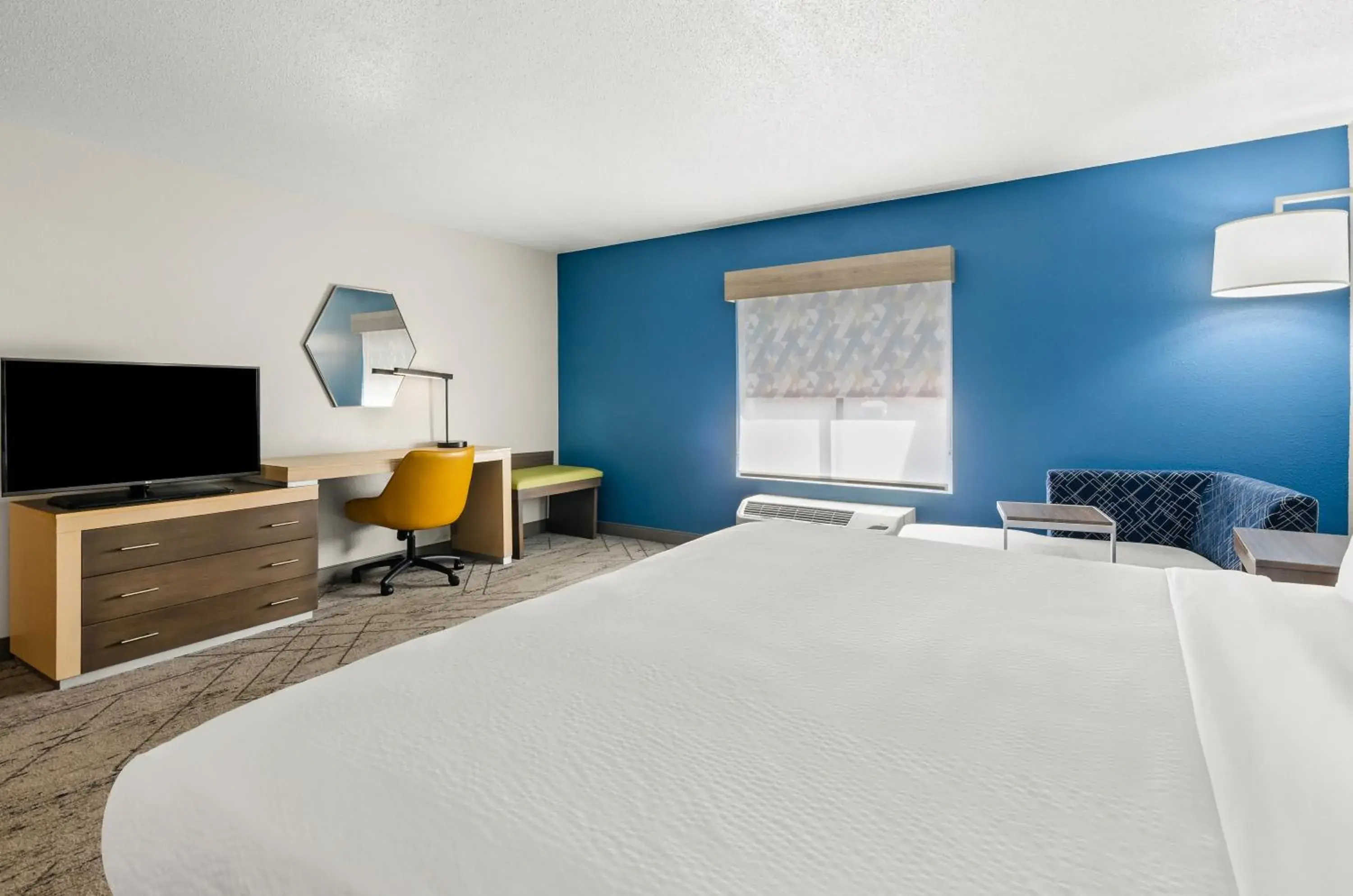 Bedroom, Bed in Holiday Inn Express Princeton/I-77 by IHG Bedroom, Bed in Holiday Inn Express Princeton/I-77 by IHG