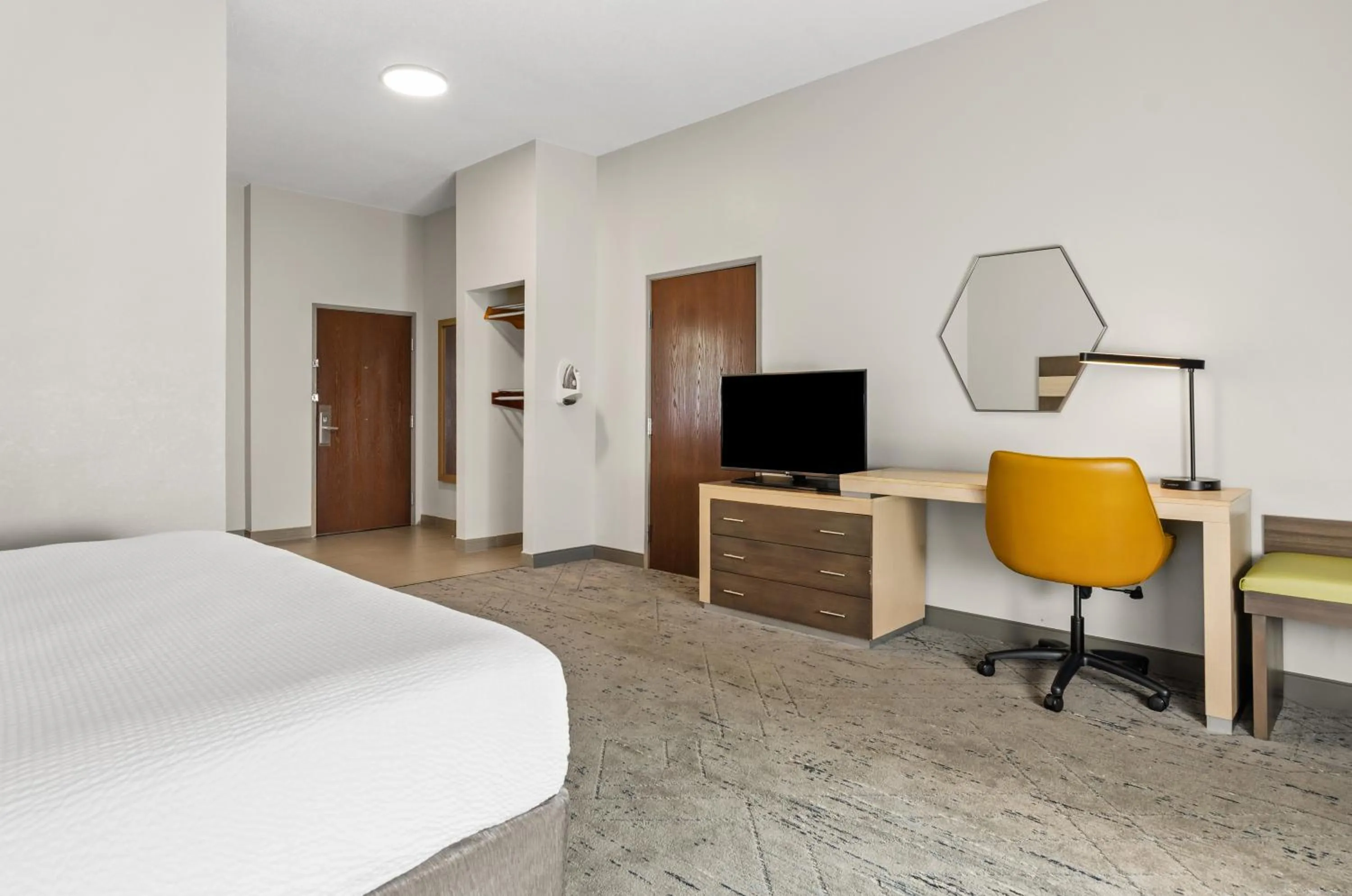 Bedroom, Bed in Holiday Inn Express Princeton/I-77 by IHG