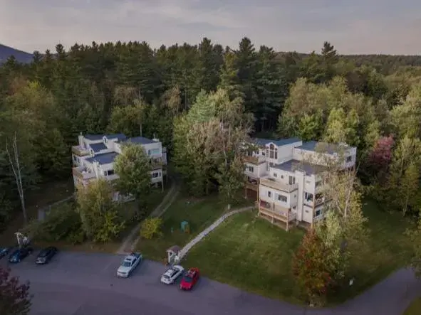 Property building in Sun & Ski Inn and Suites Property building in Sun & Ski Inn and Suites