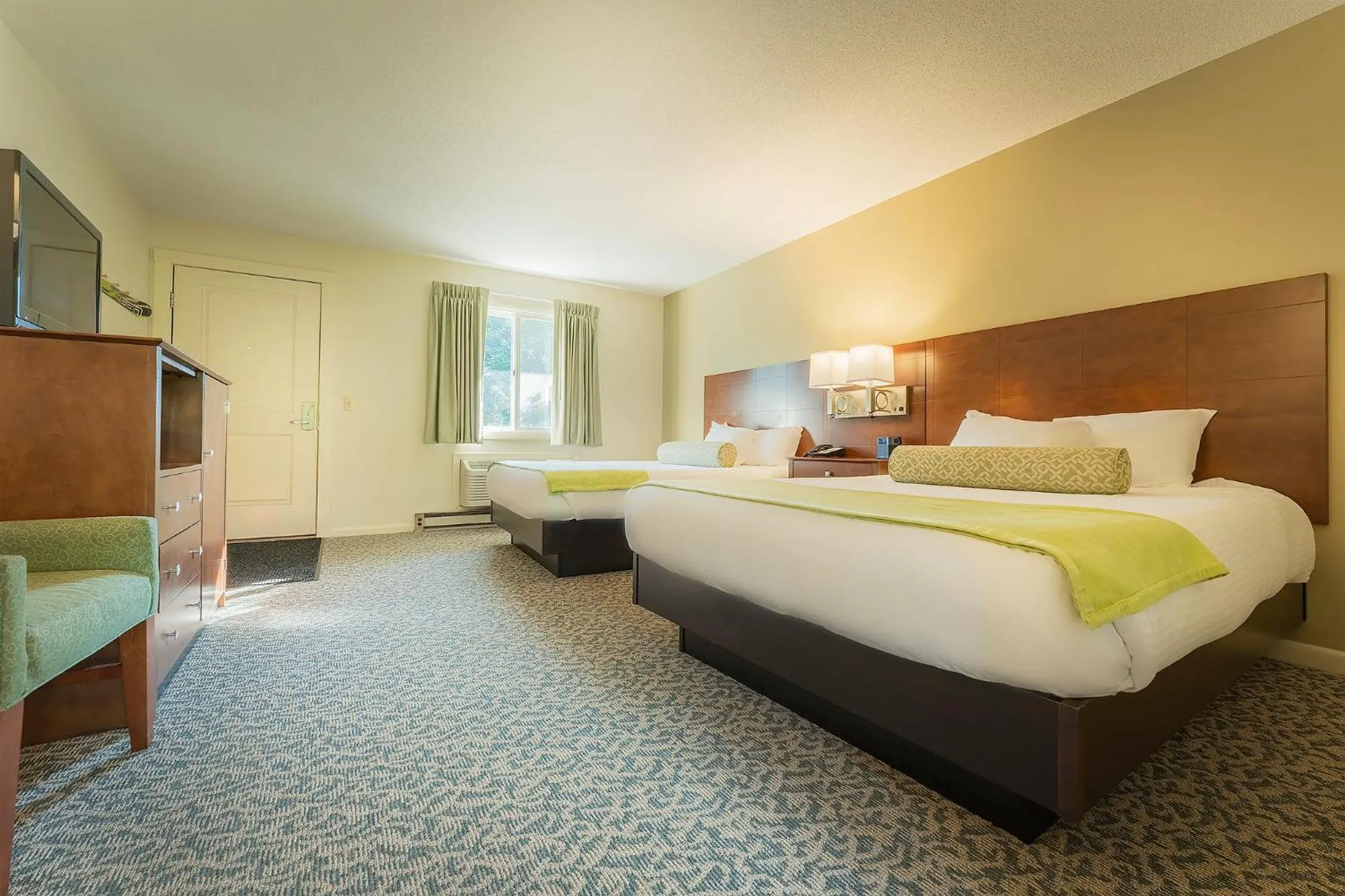 Bedroom, Bed in Sun & Ski Inn and Suites