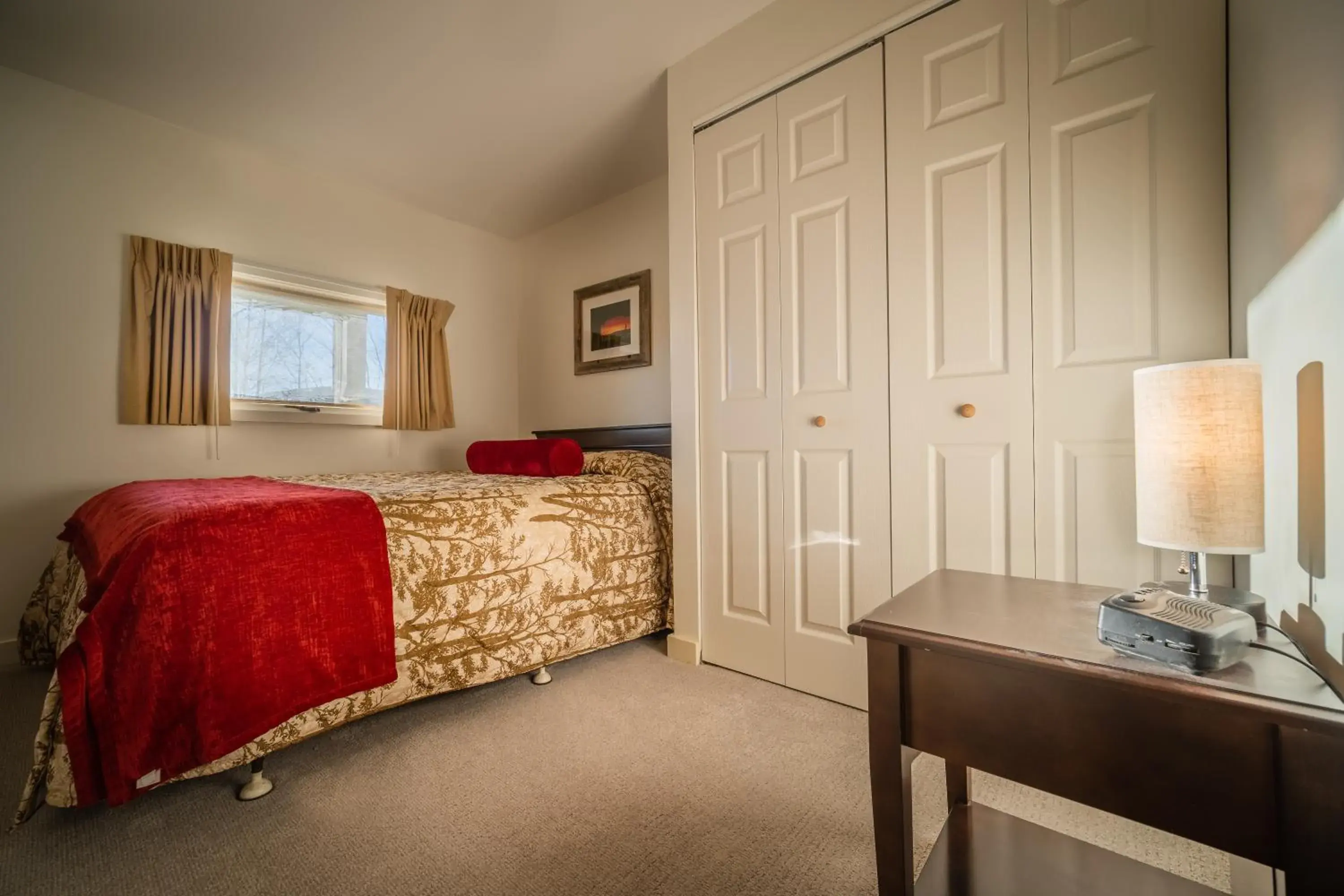 Bed in Sun & Ski Inn and Suites Bed in Sun & Ski Inn and Suites